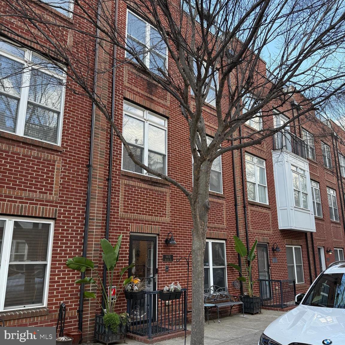 MCHENRY POINTE - Residential