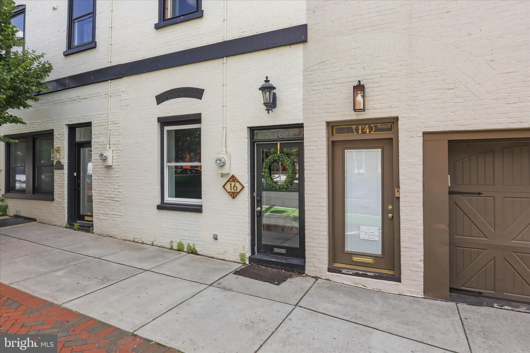 16 E WALNUT STREET