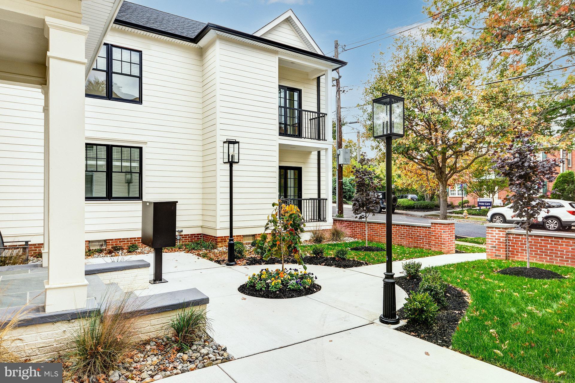 20 E REDMAN AVENUE UNIT C