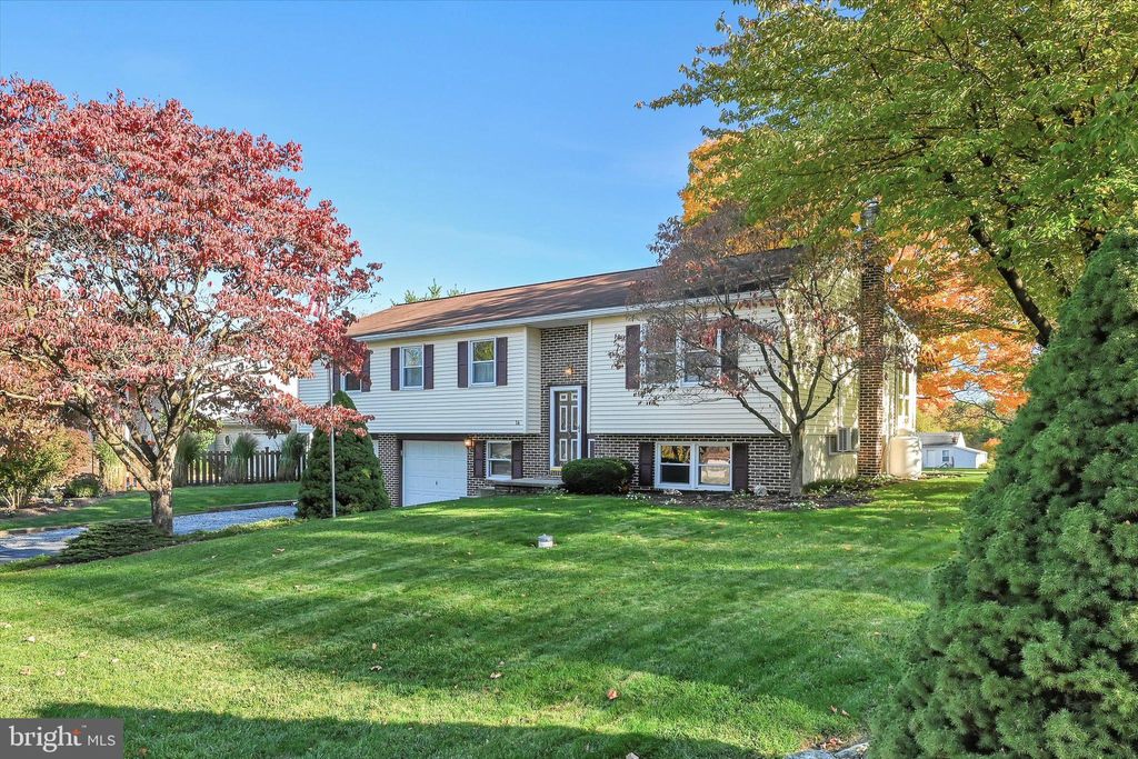 Photo of 16 Knollwood Drive, Lititz, PA 17543 (MLS # PALA2042706)