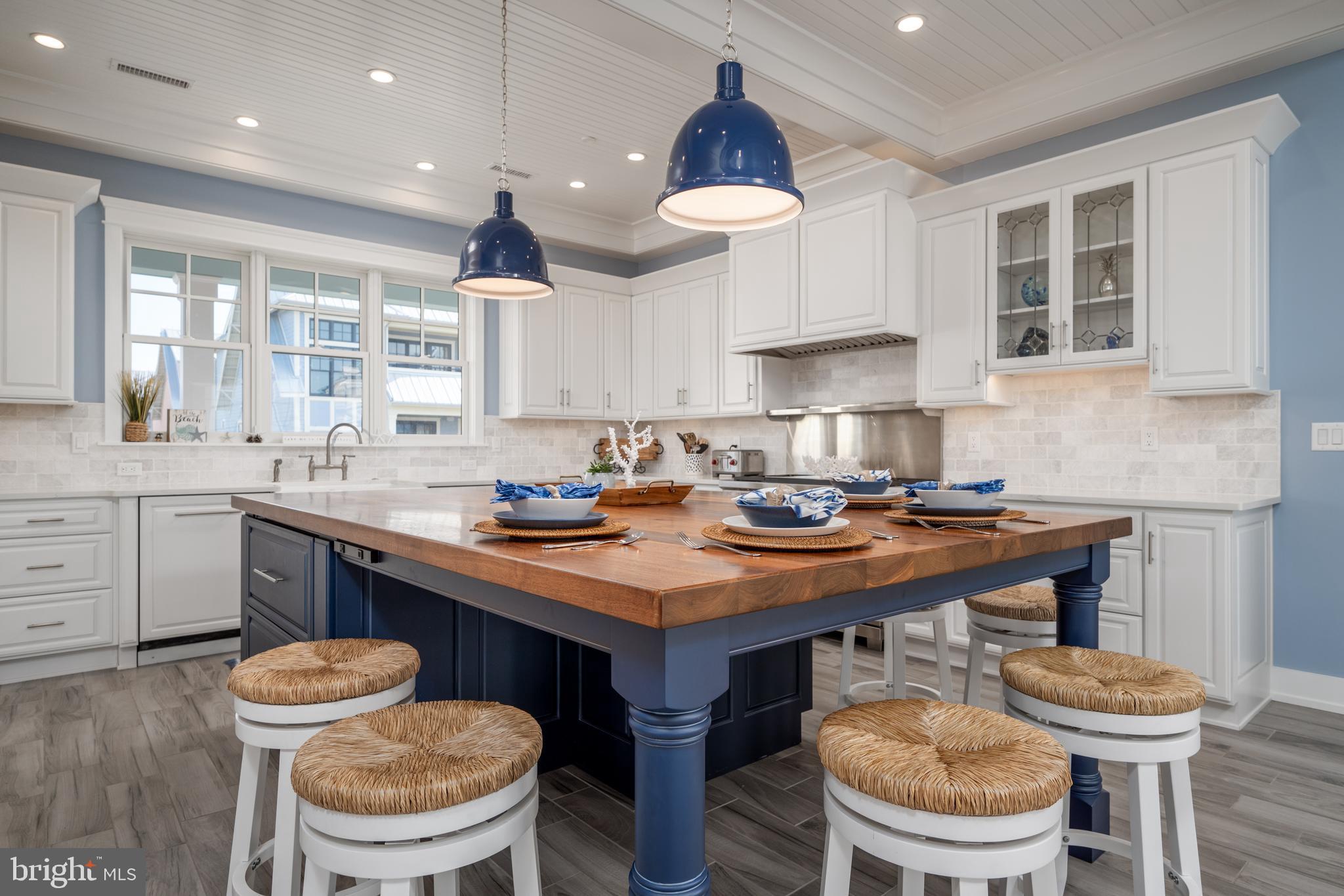 SUNSET ISLAND - Residential