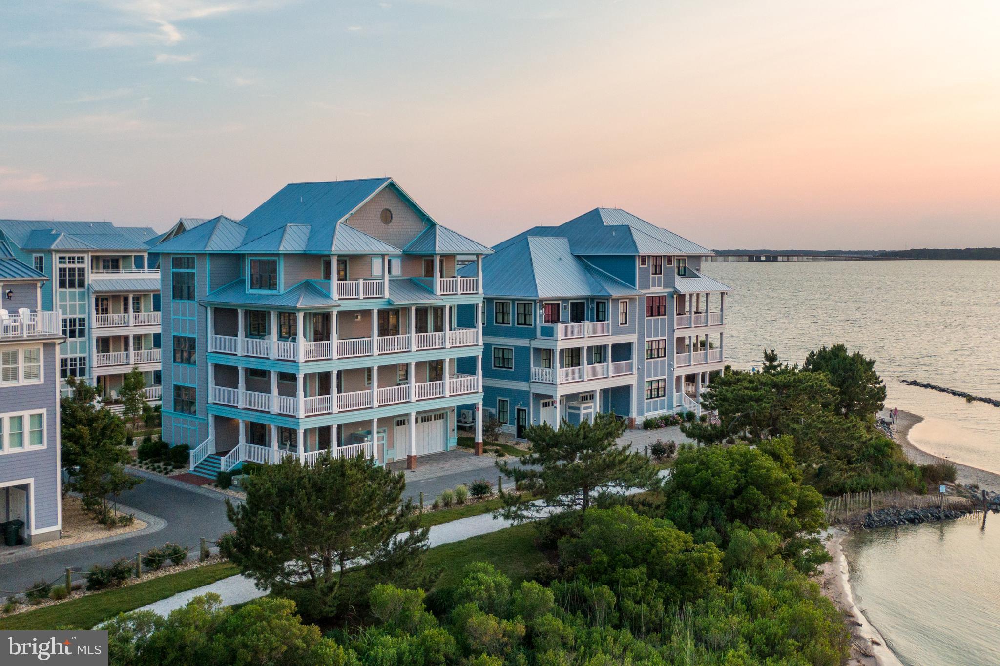 SUNSET ISLAND - Residential