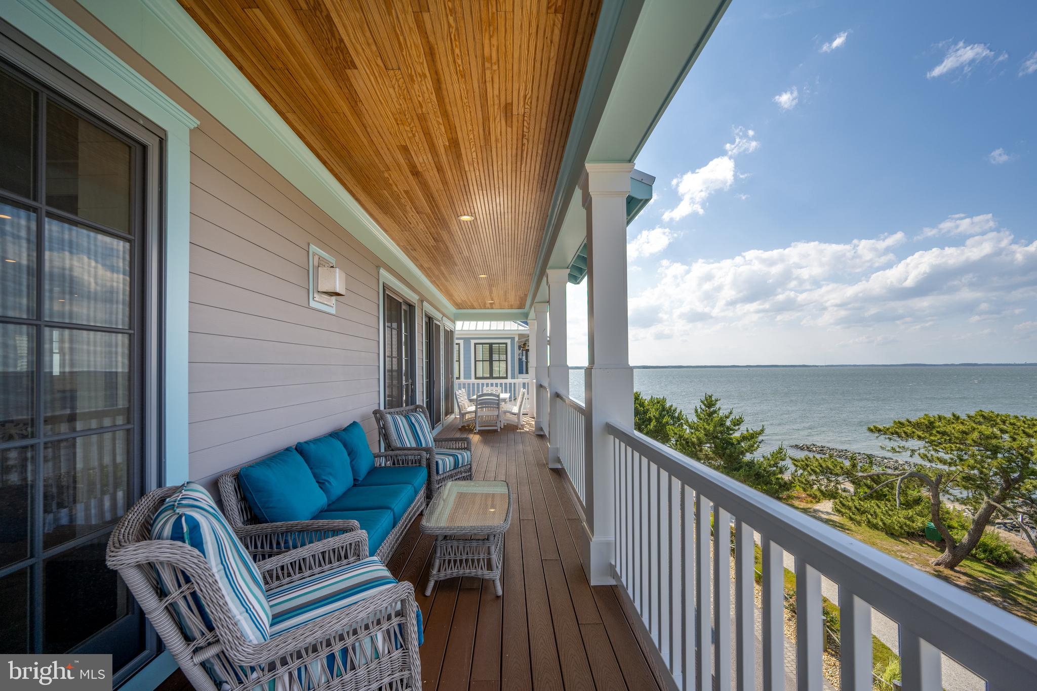 SUNSET ISLAND - Residential