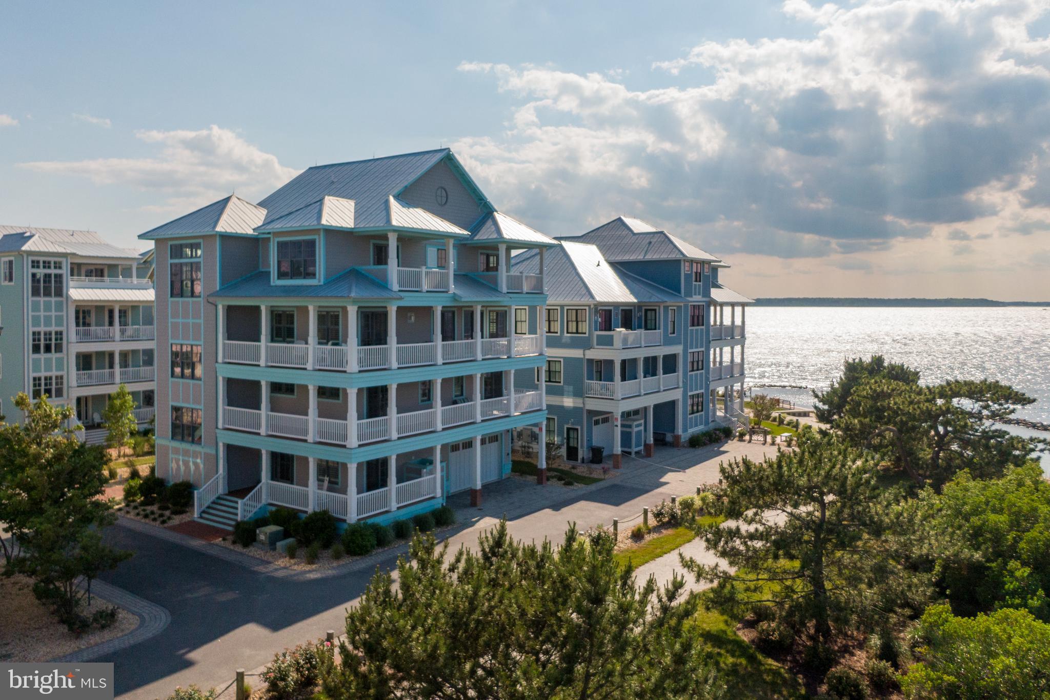 SUNSET ISLAND - Residential