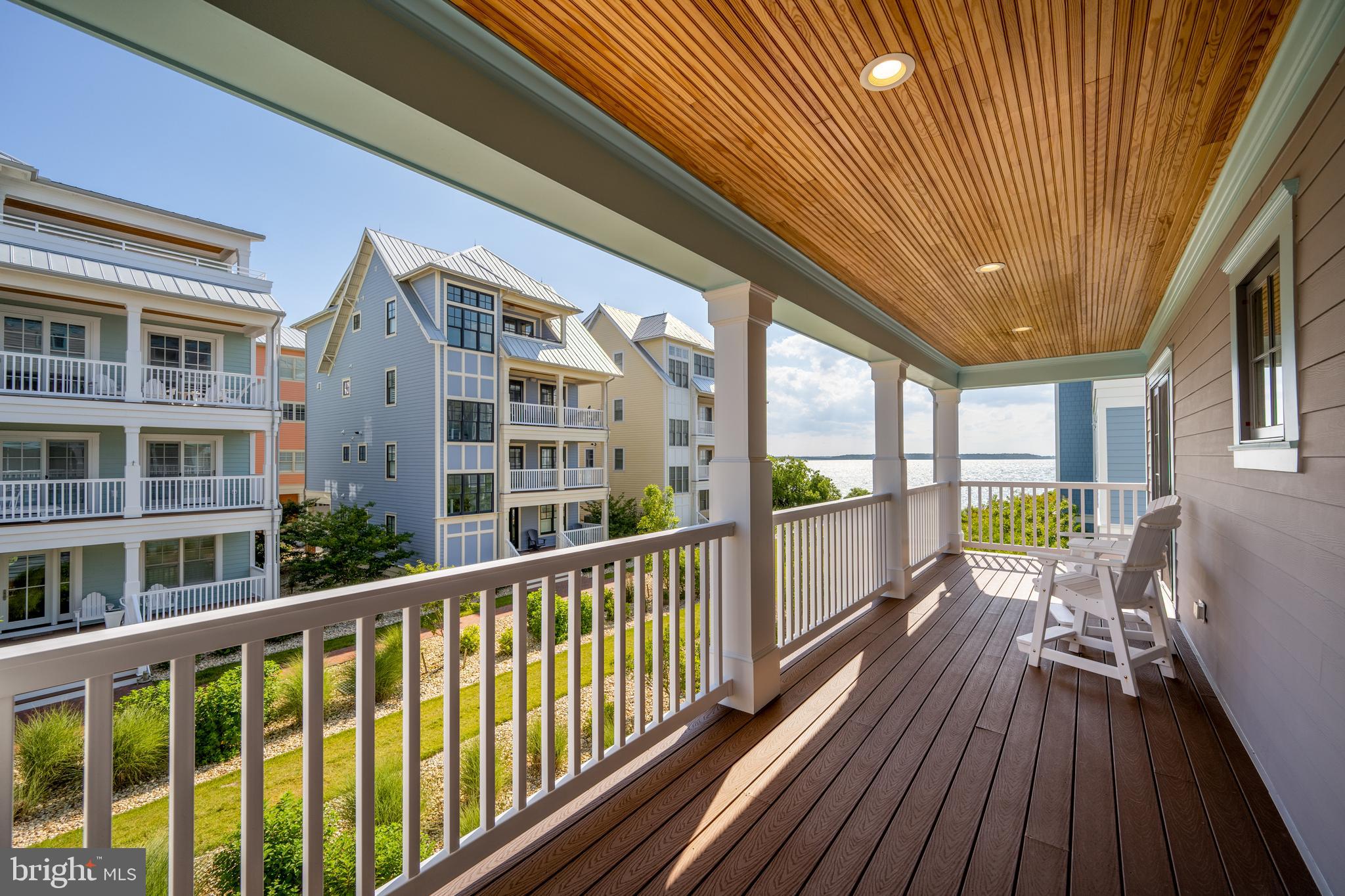 SUNSET ISLAND - Residential