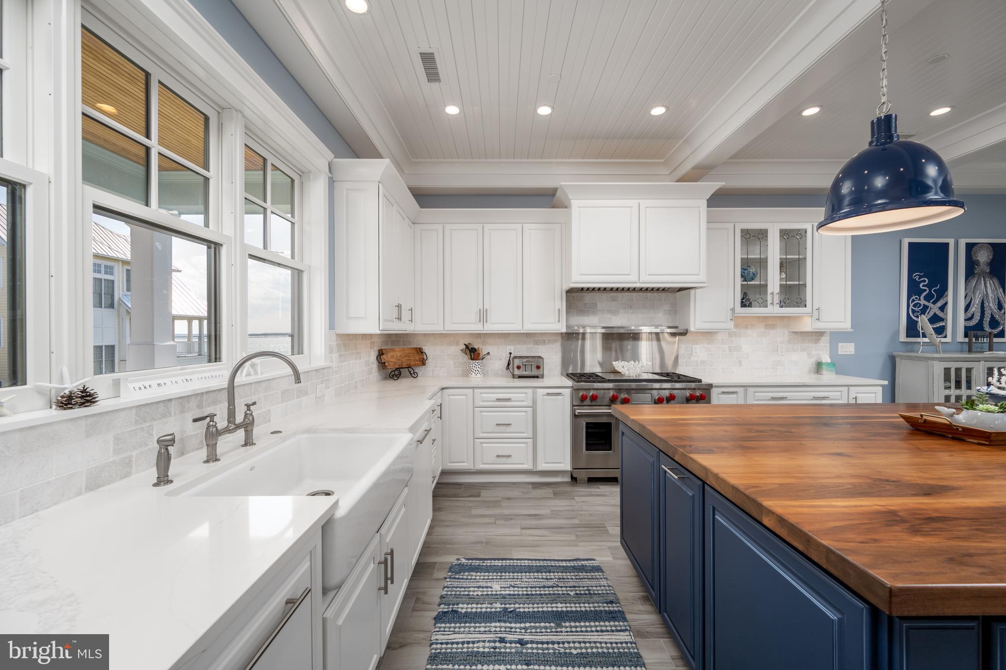 SUNSET ISLAND - Residential