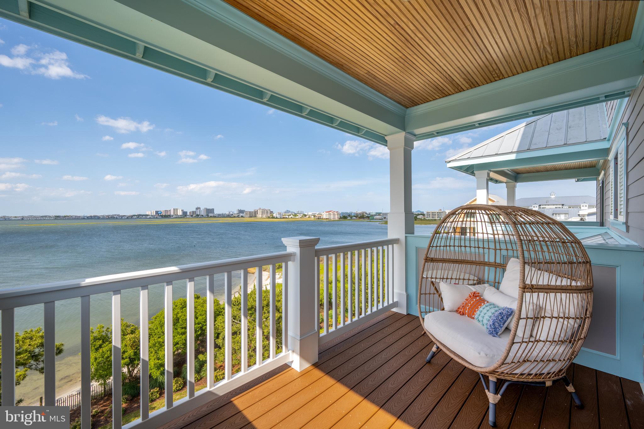 SUNSET ISLAND - Residential