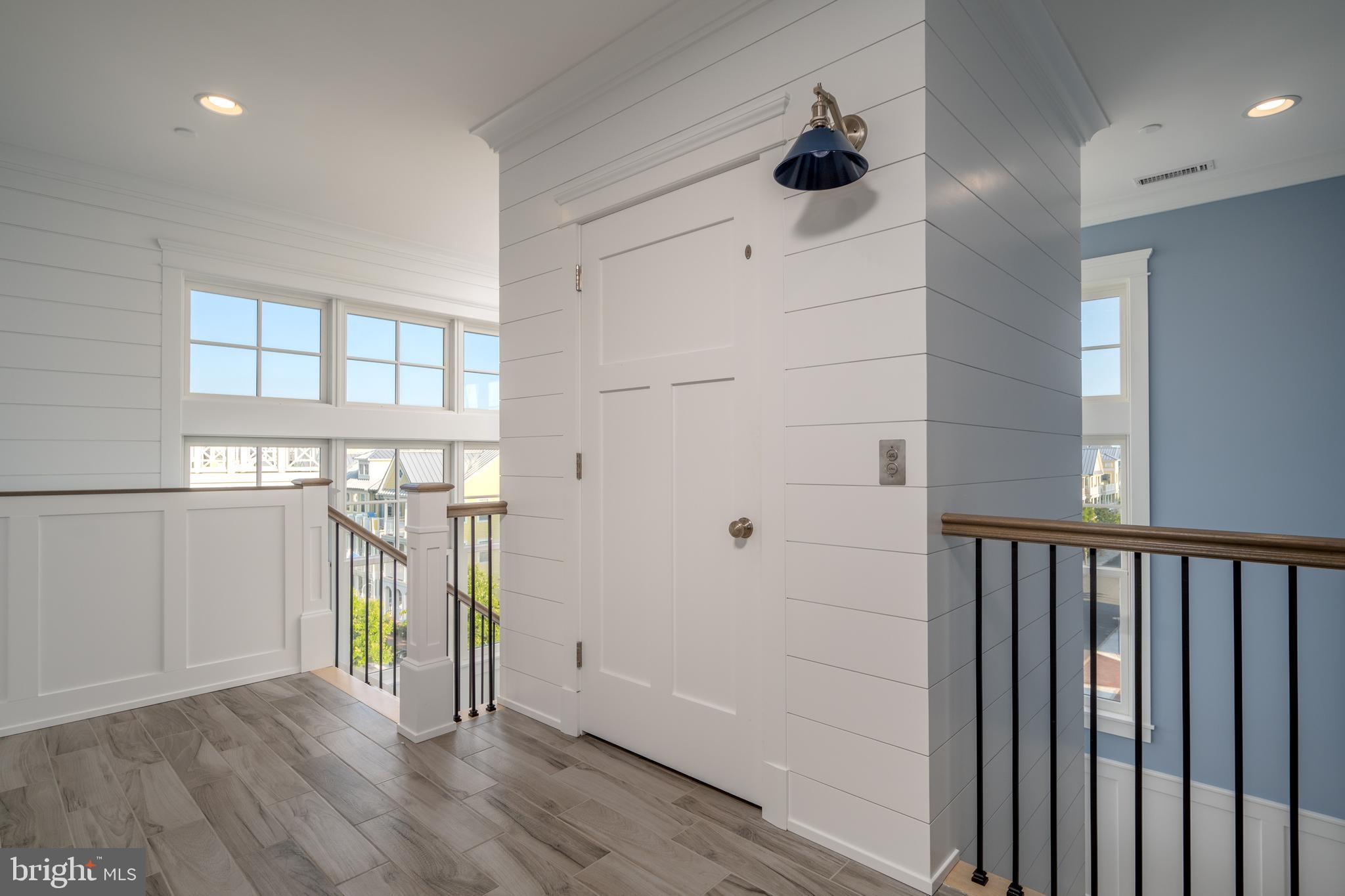 SUNSET ISLAND - Residential