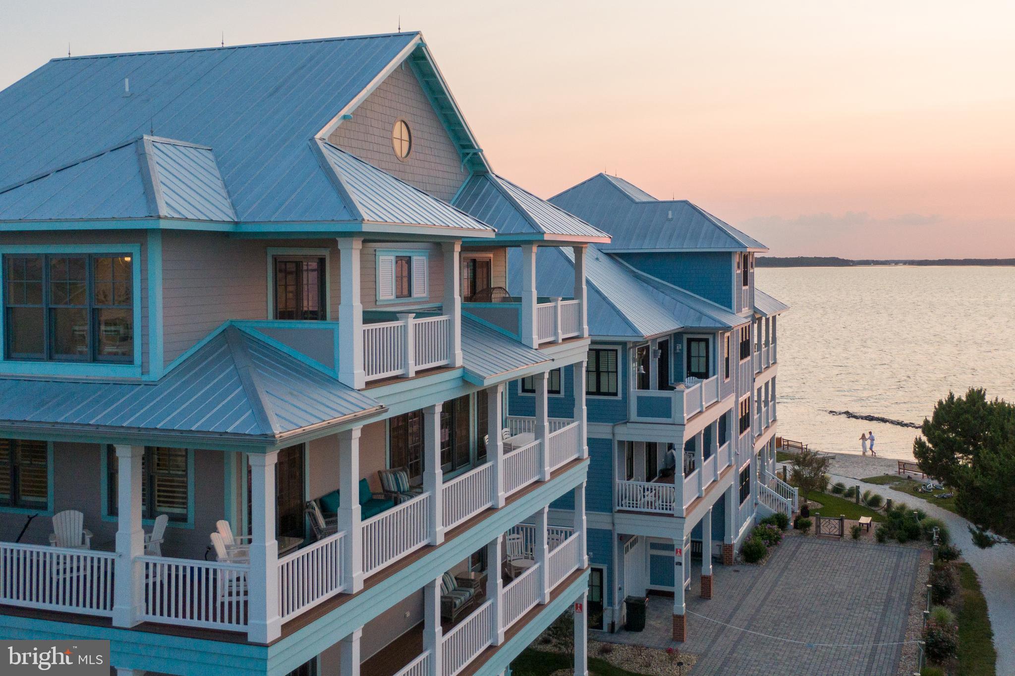 SUNSET ISLAND - Residential