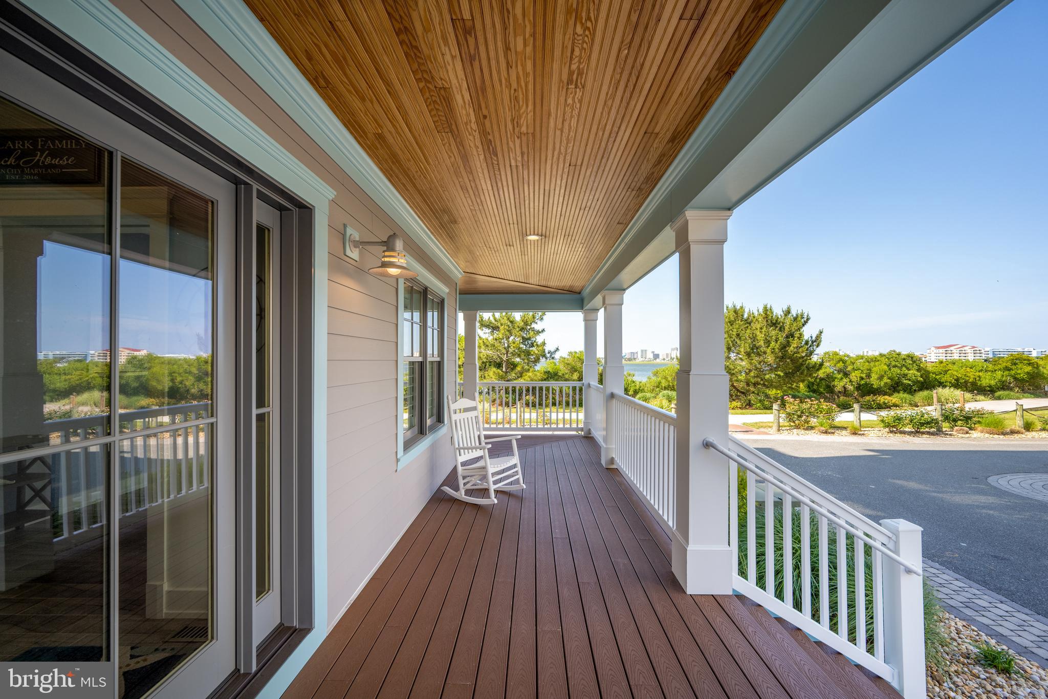 SUNSET ISLAND - Residential