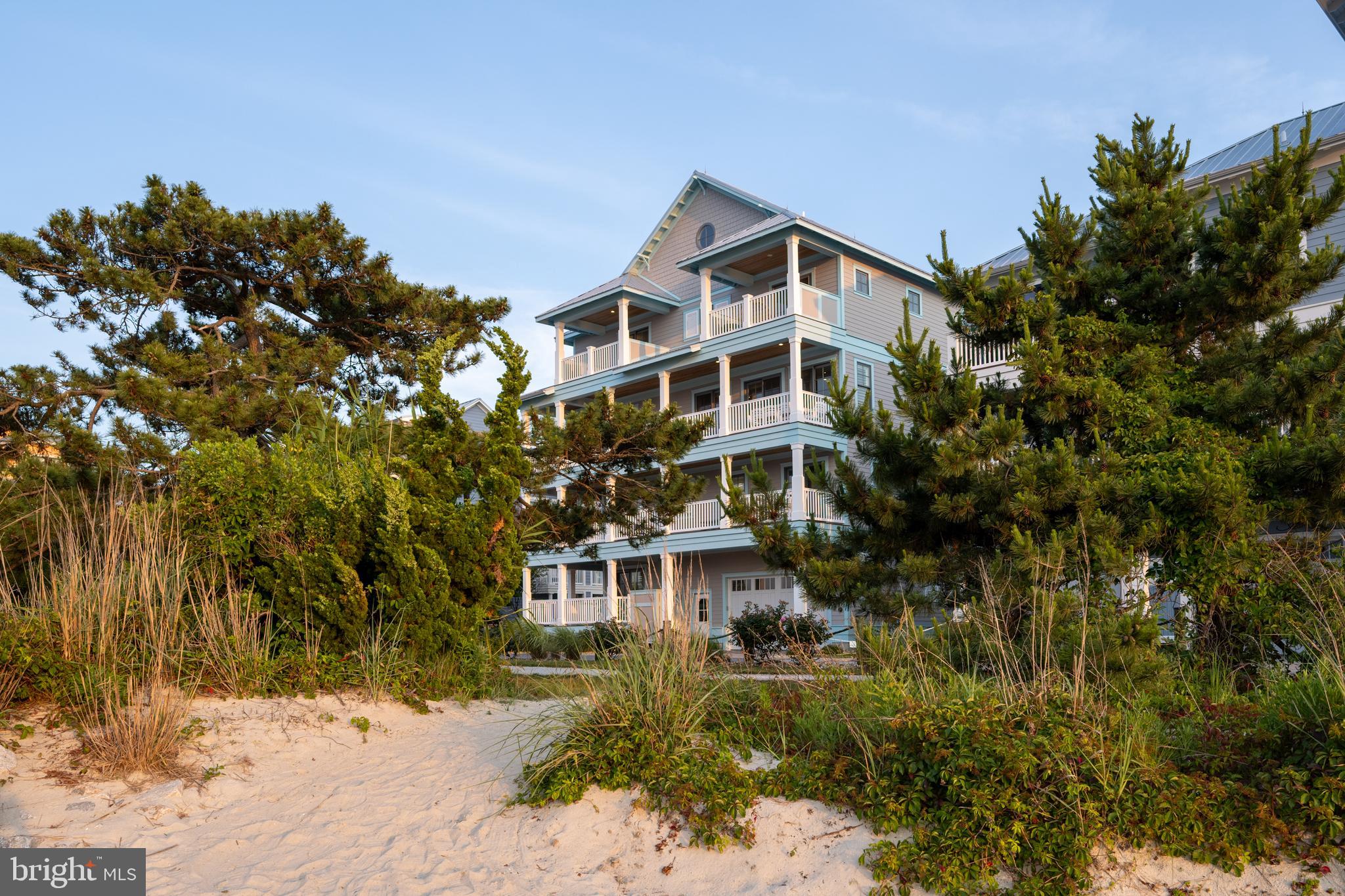 SUNSET ISLAND - Residential