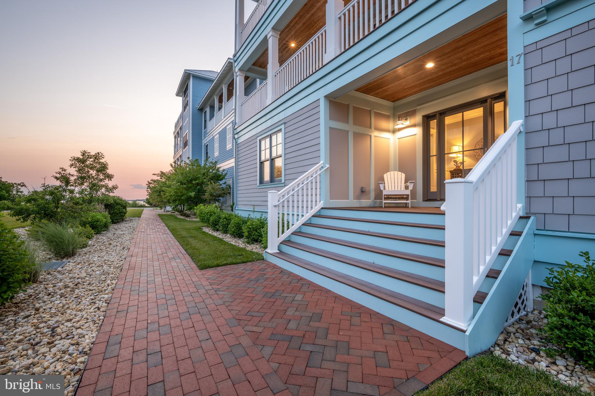 SUNSET ISLAND - Residential