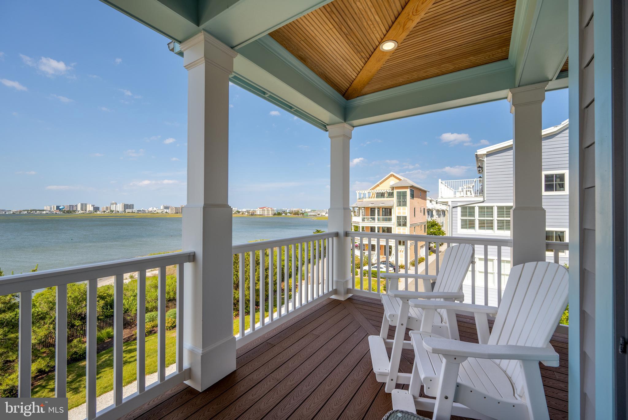 SUNSET ISLAND - Residential