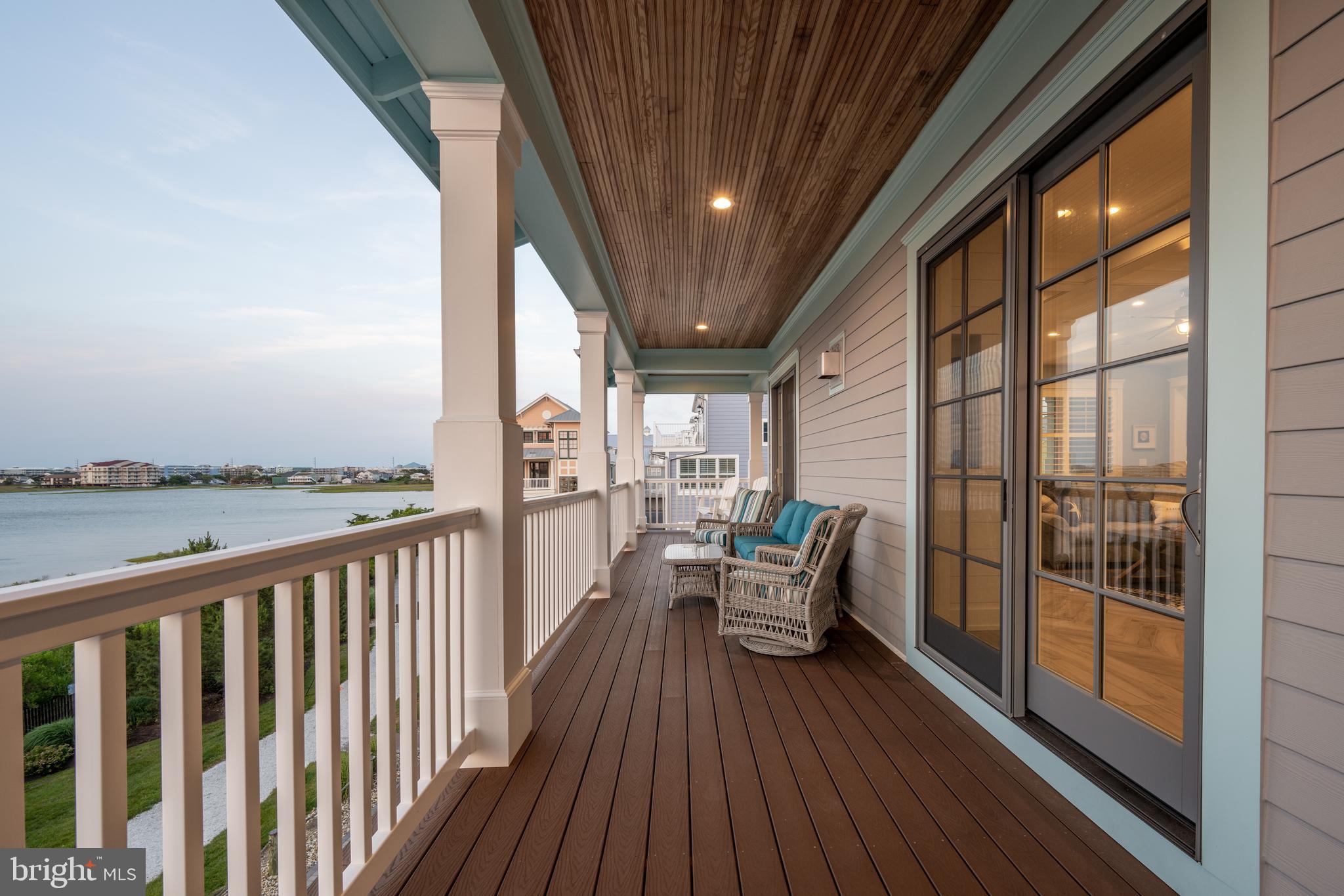 SUNSET ISLAND - Residential