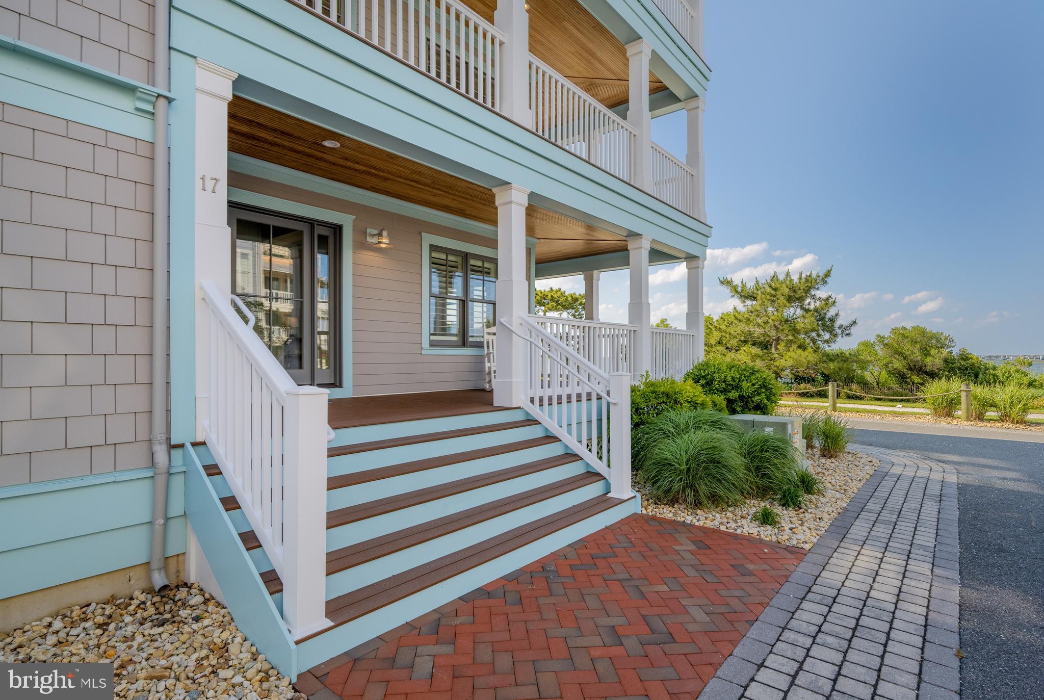 SUNSET ISLAND - Residential