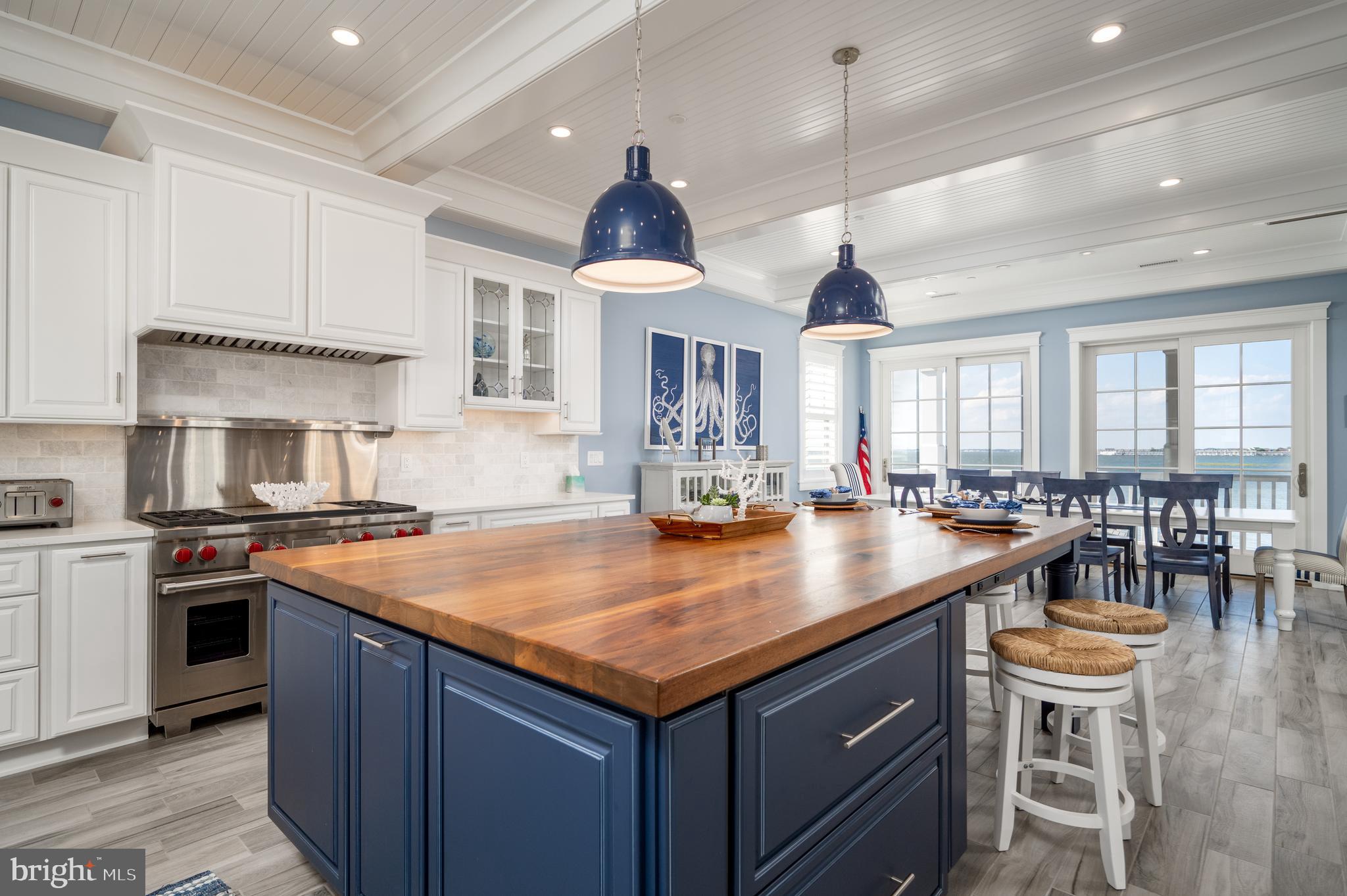 SUNSET ISLAND - Residential