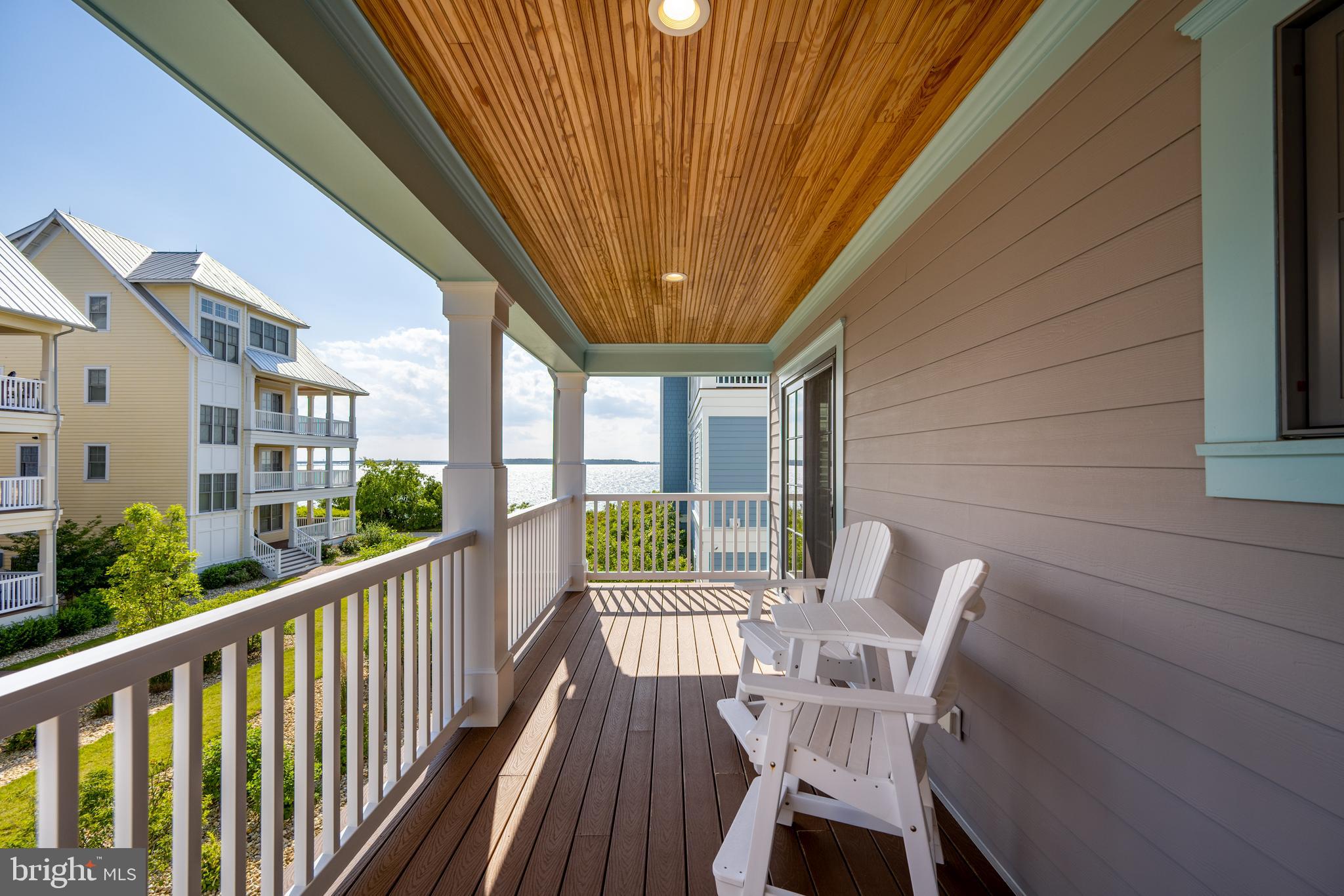 SUNSET ISLAND - Residential