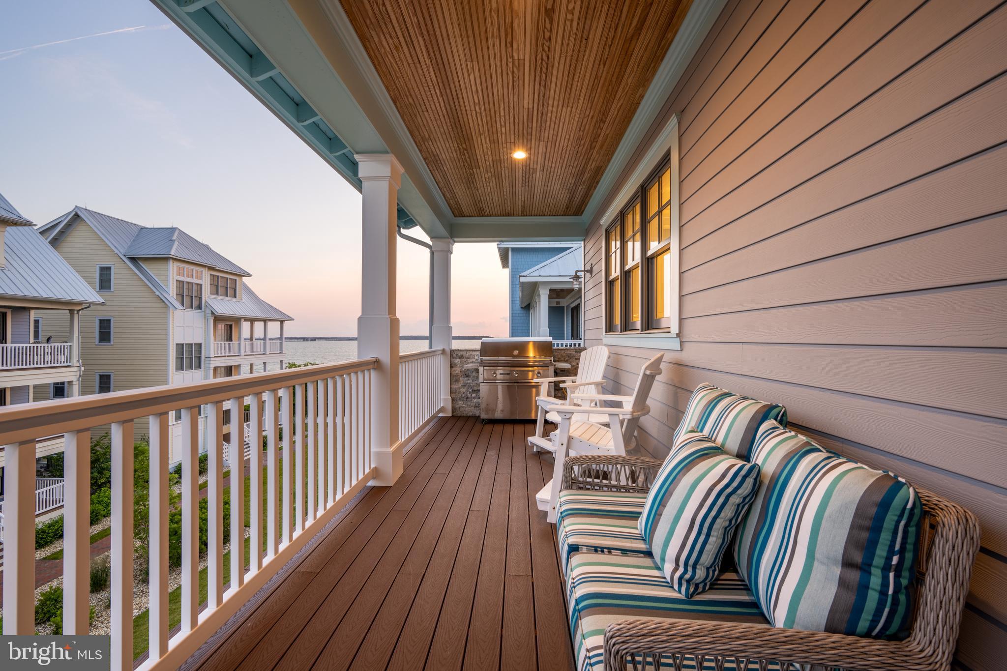 SUNSET ISLAND - Residential