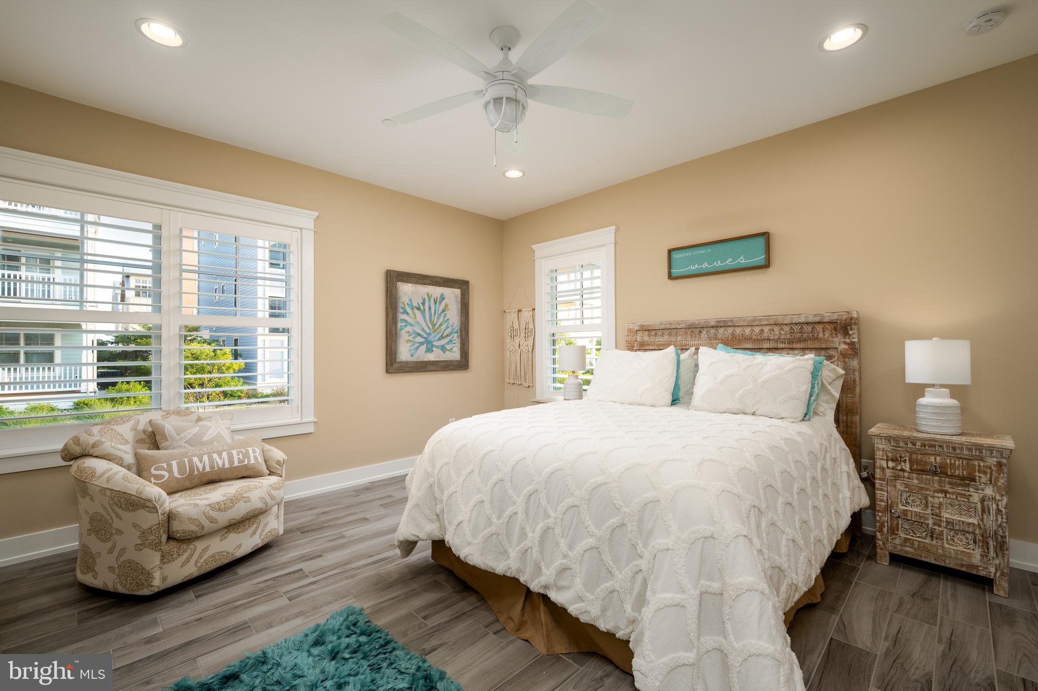 SUNSET ISLAND - Residential