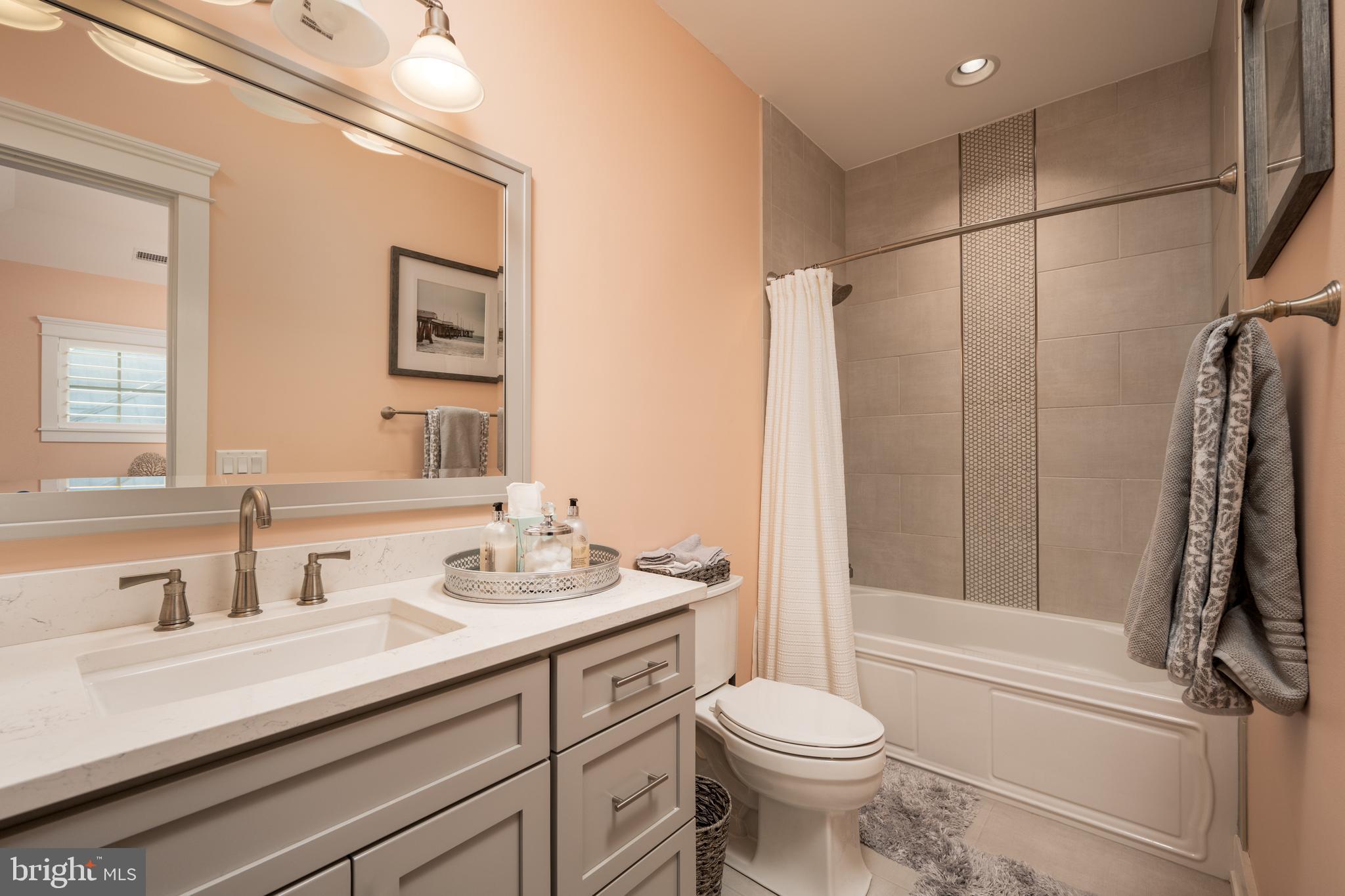 SUNSET ISLAND - Residential