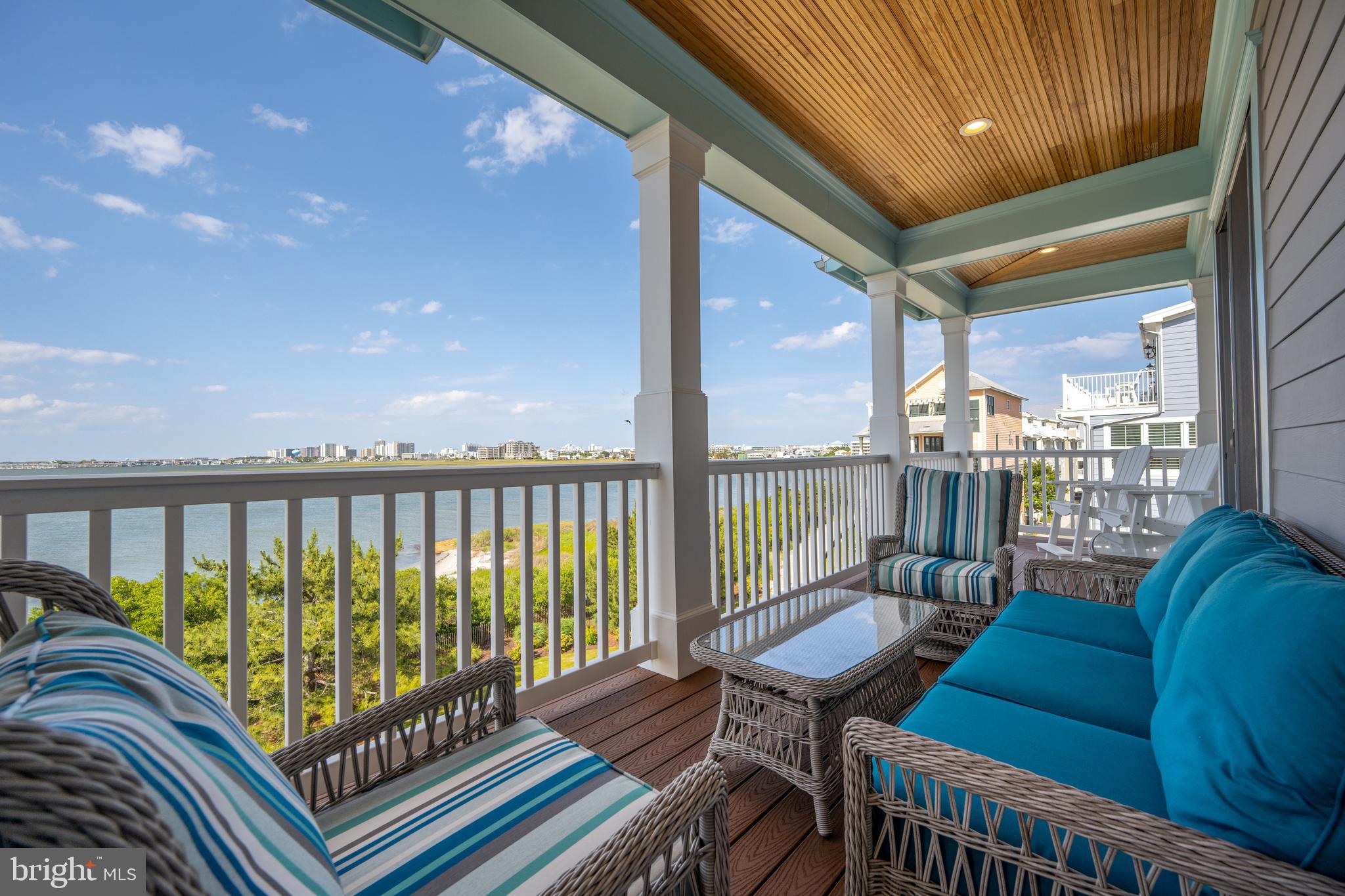 SUNSET ISLAND - Residential