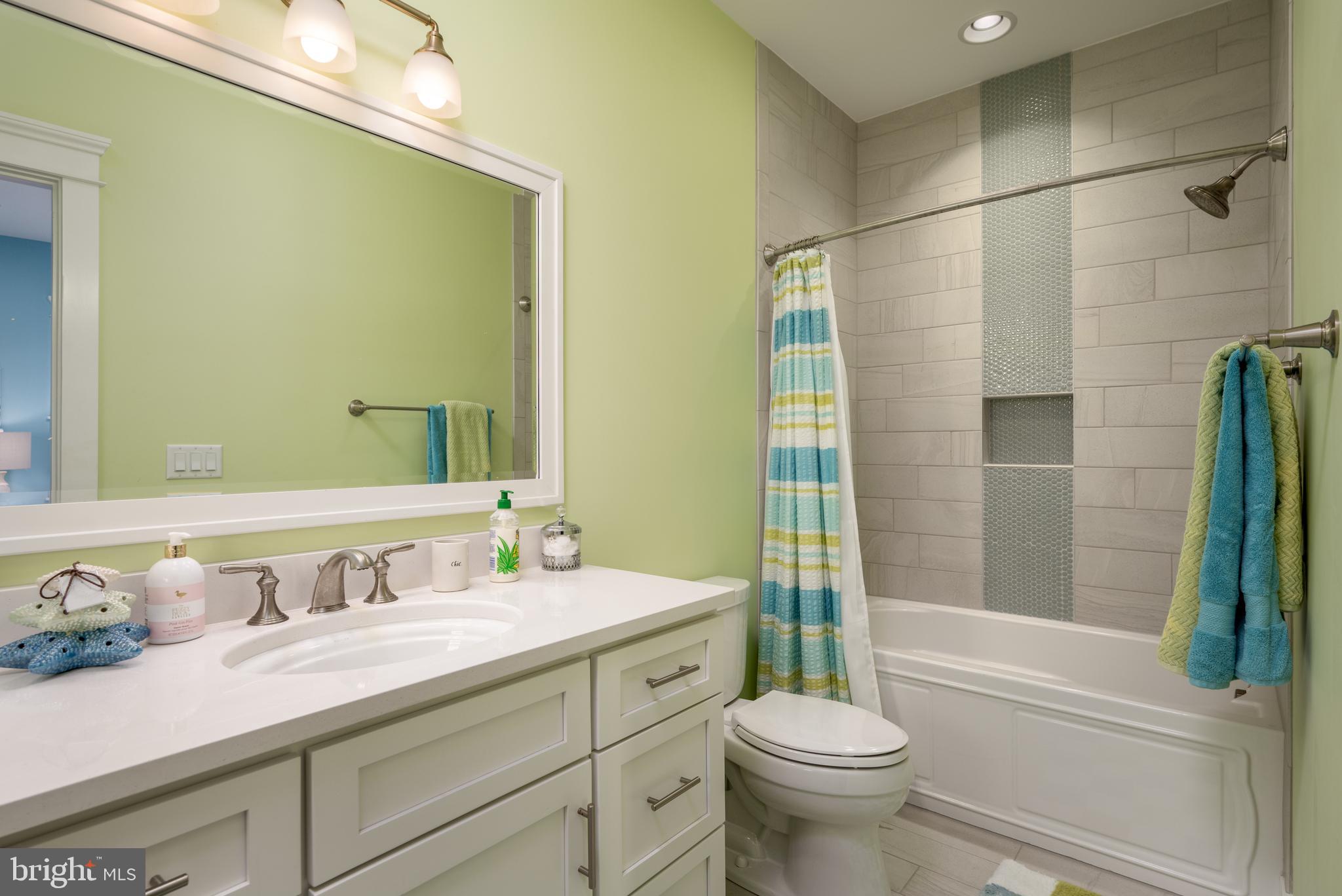 SUNSET ISLAND - Residential