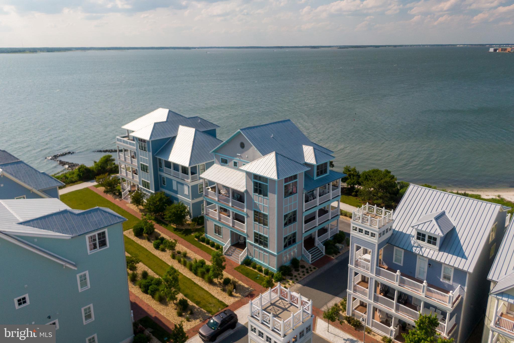 SUNSET ISLAND - Residential