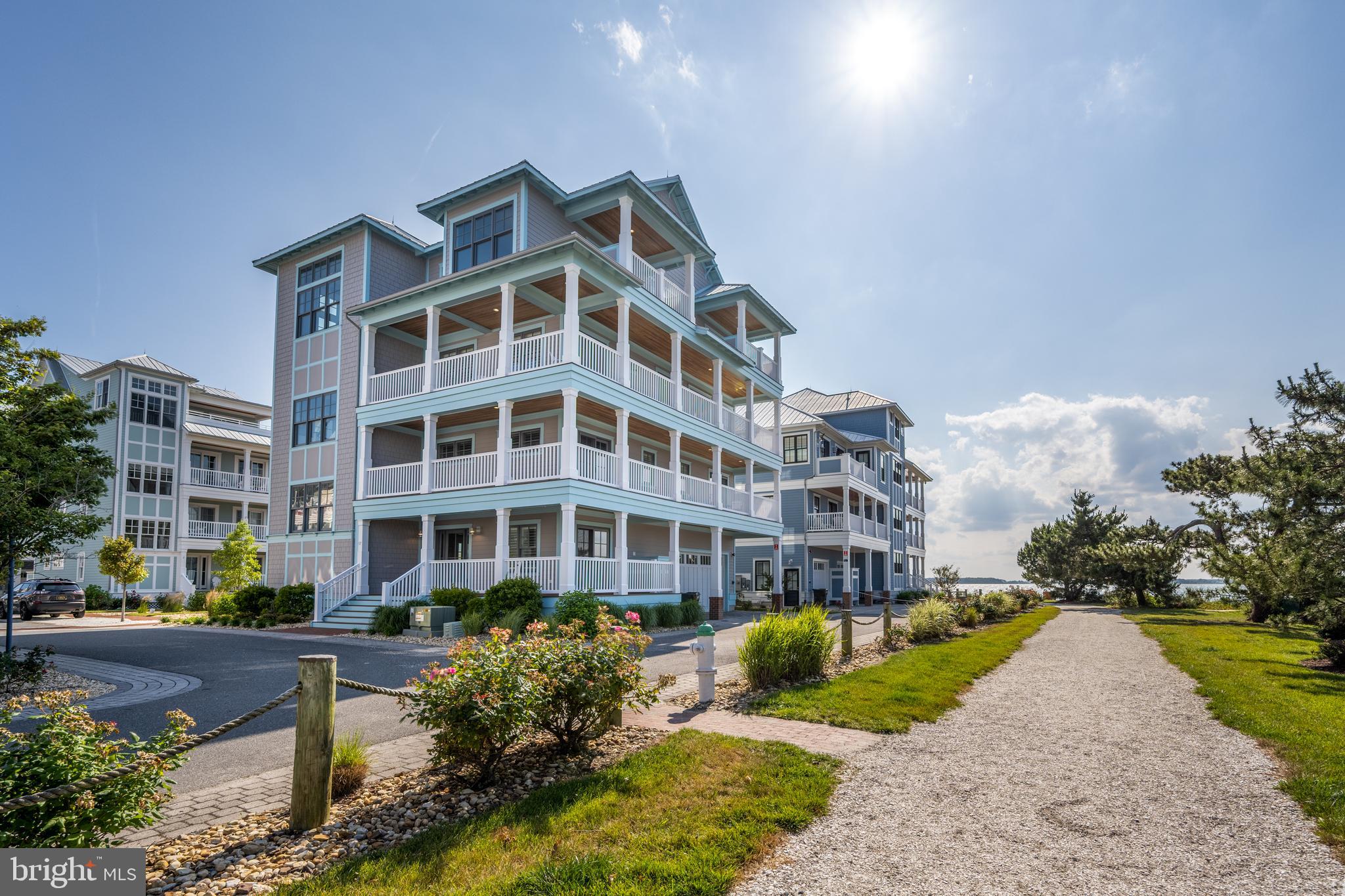 SUNSET ISLAND - Residential