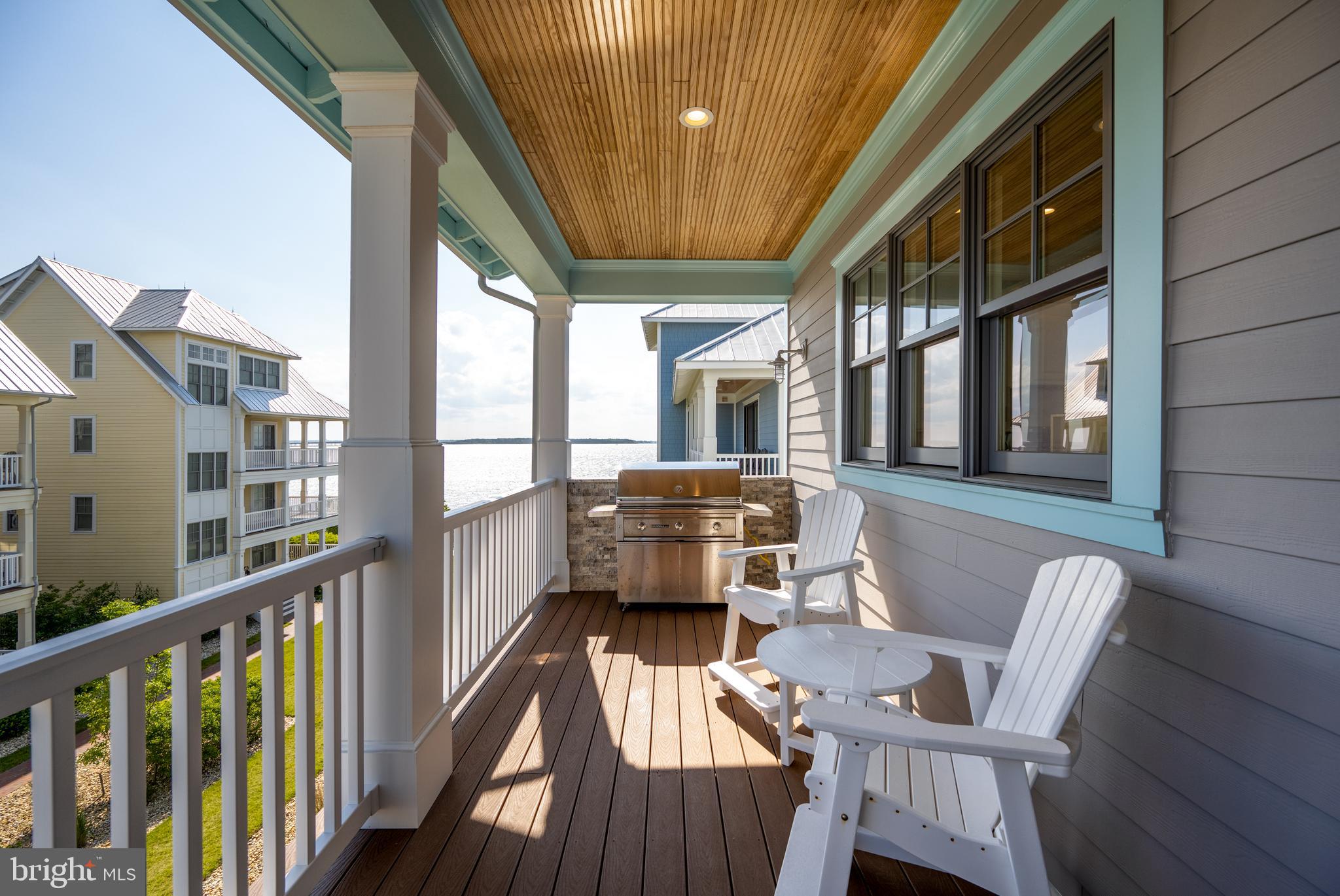 SUNSET ISLAND - Residential