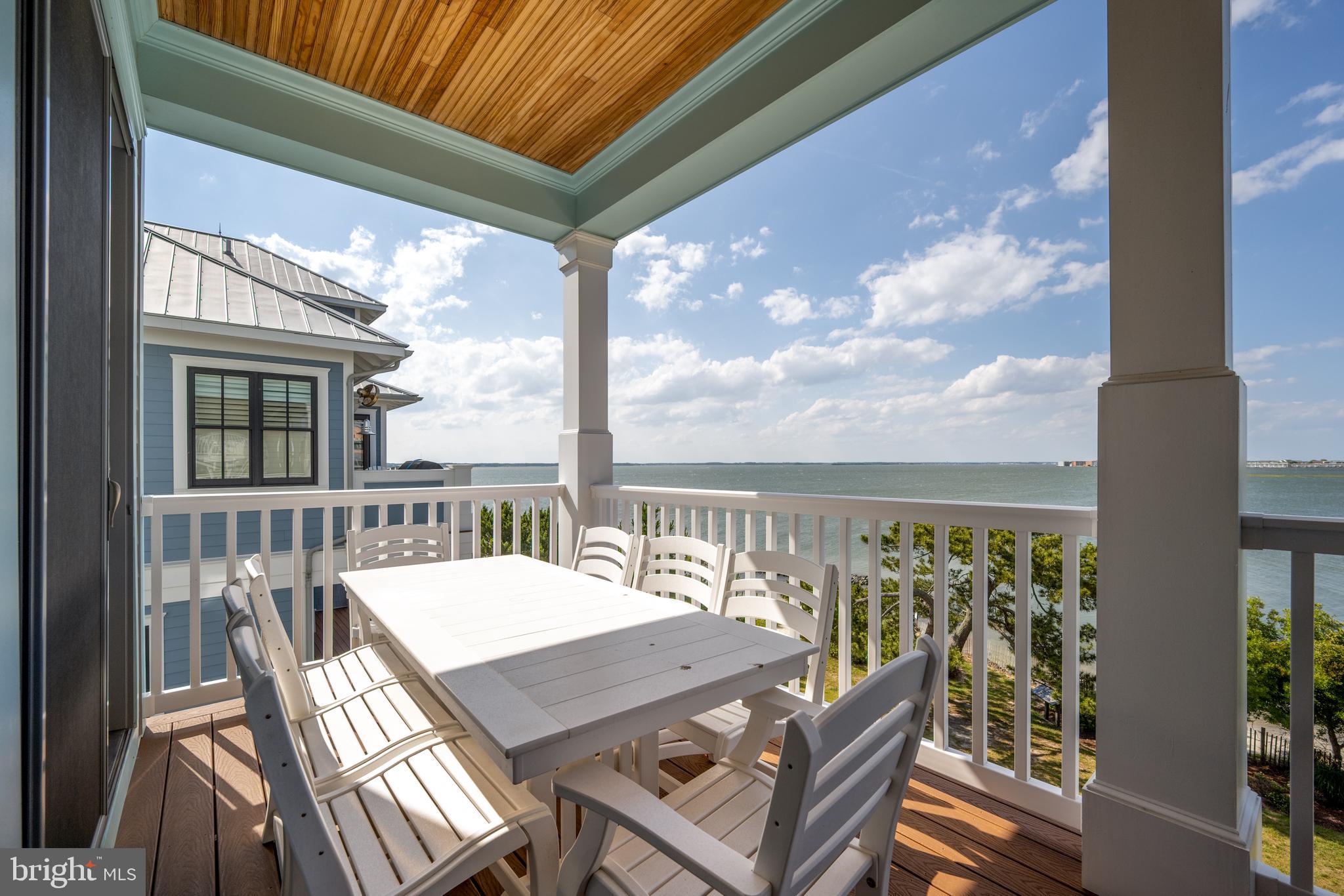 SUNSET ISLAND - Residential