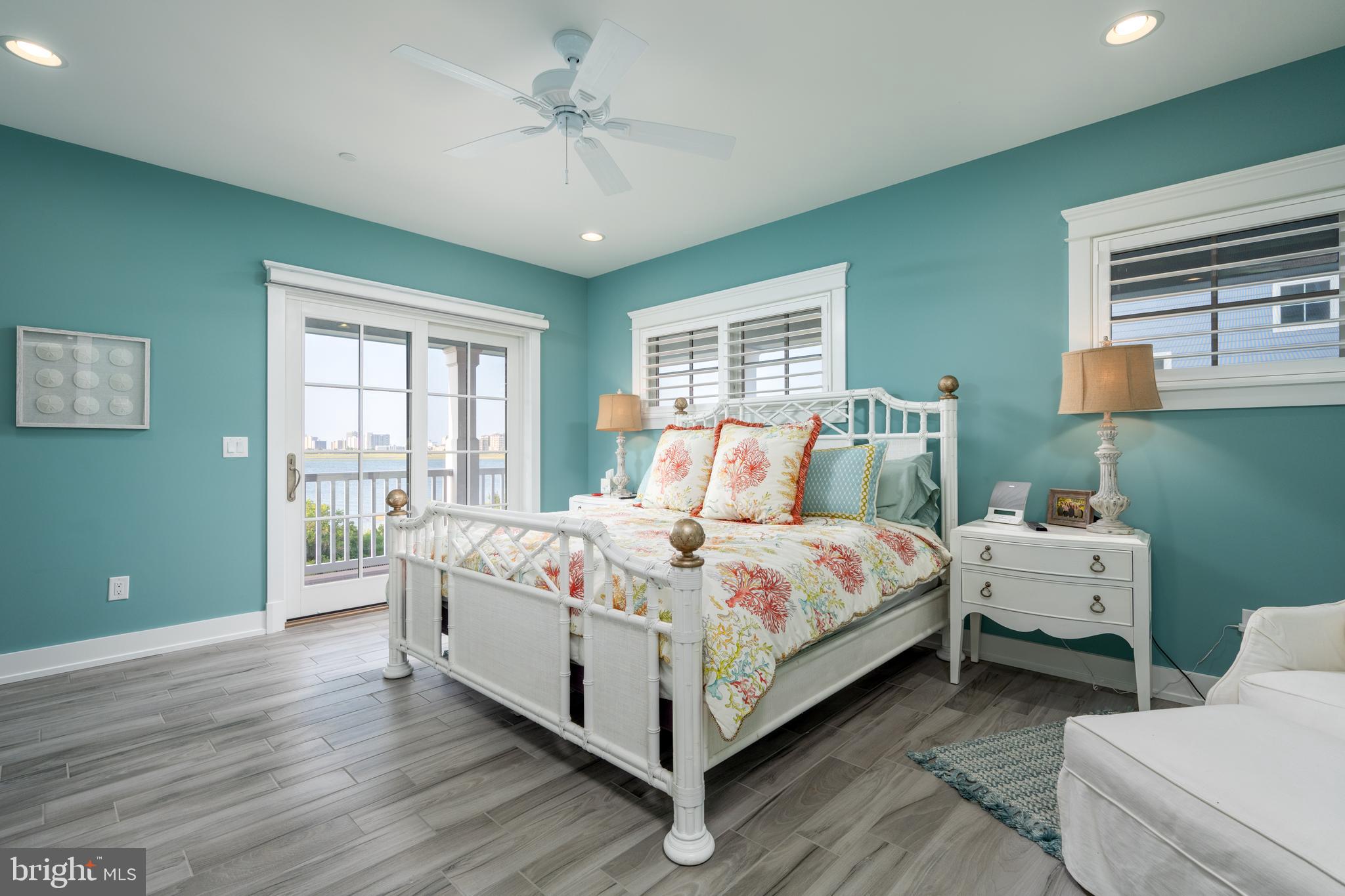 SUNSET ISLAND - Residential