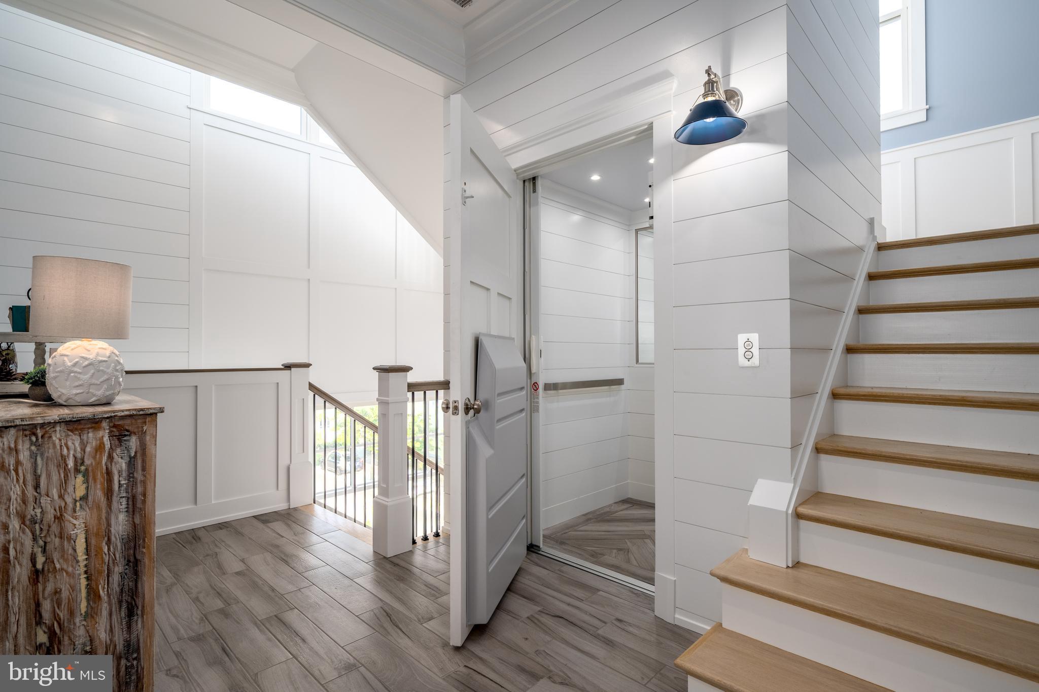 SUNSET ISLAND - Residential