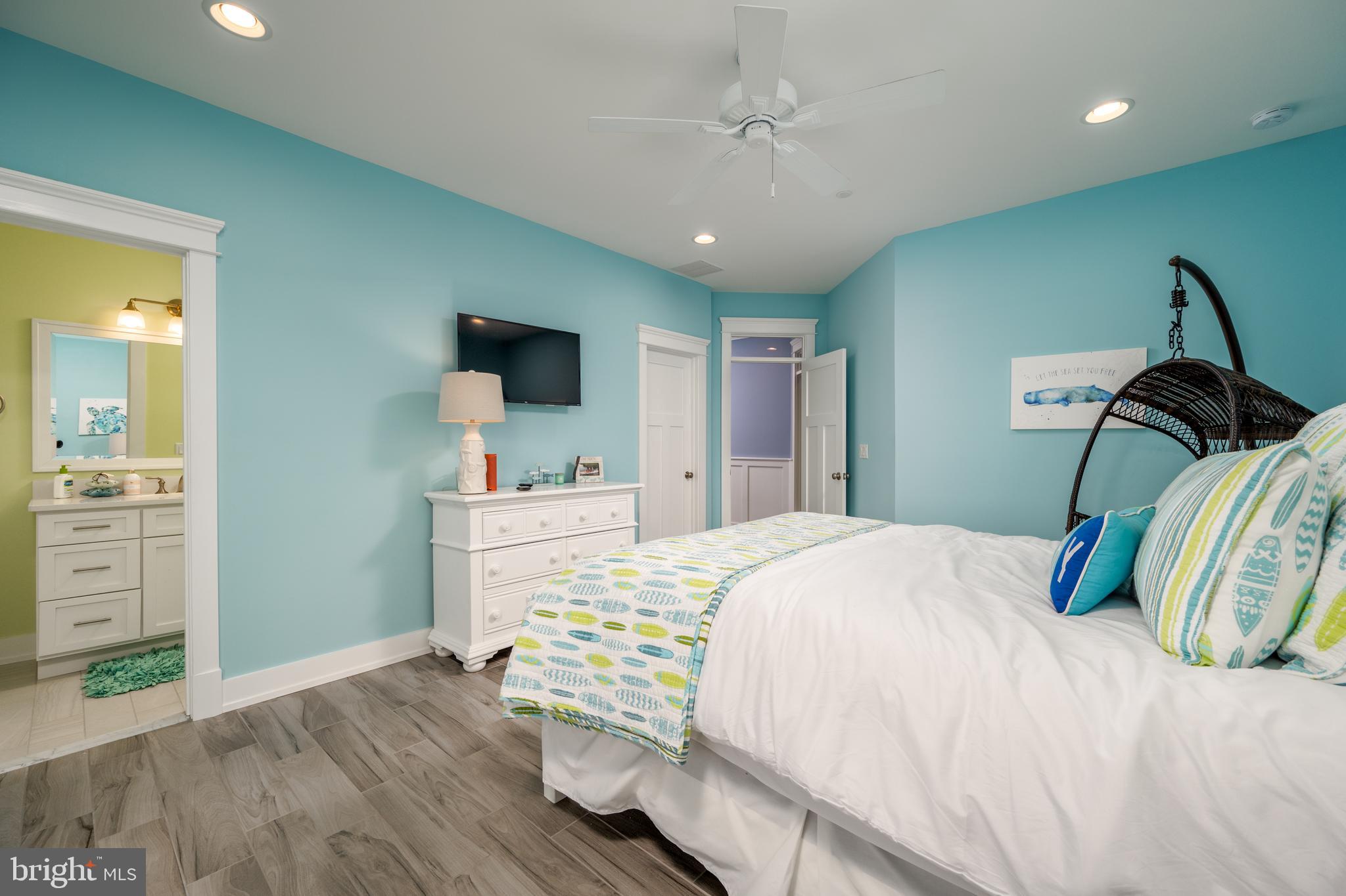 SUNSET ISLAND - Residential