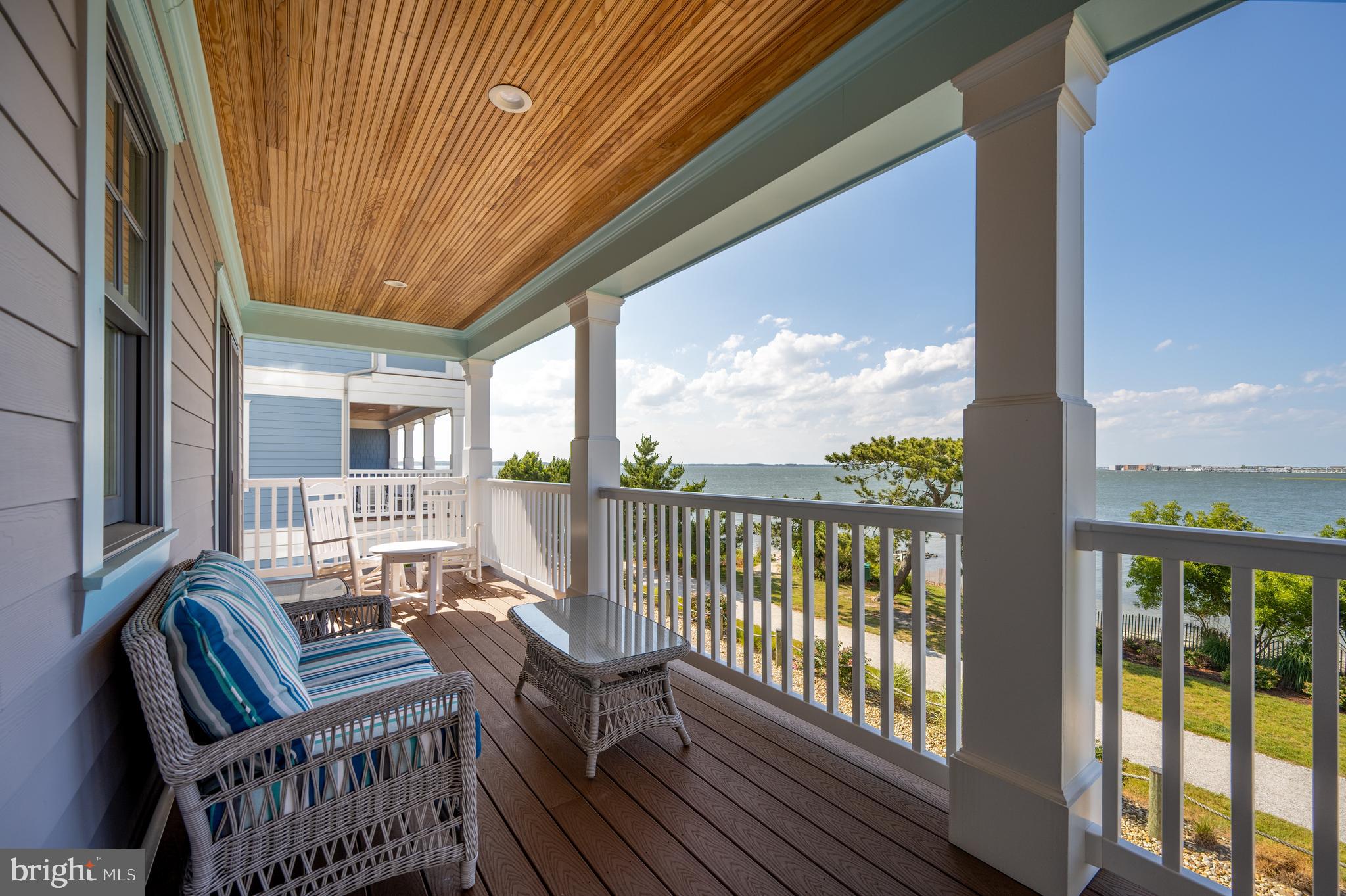 SUNSET ISLAND - Residential