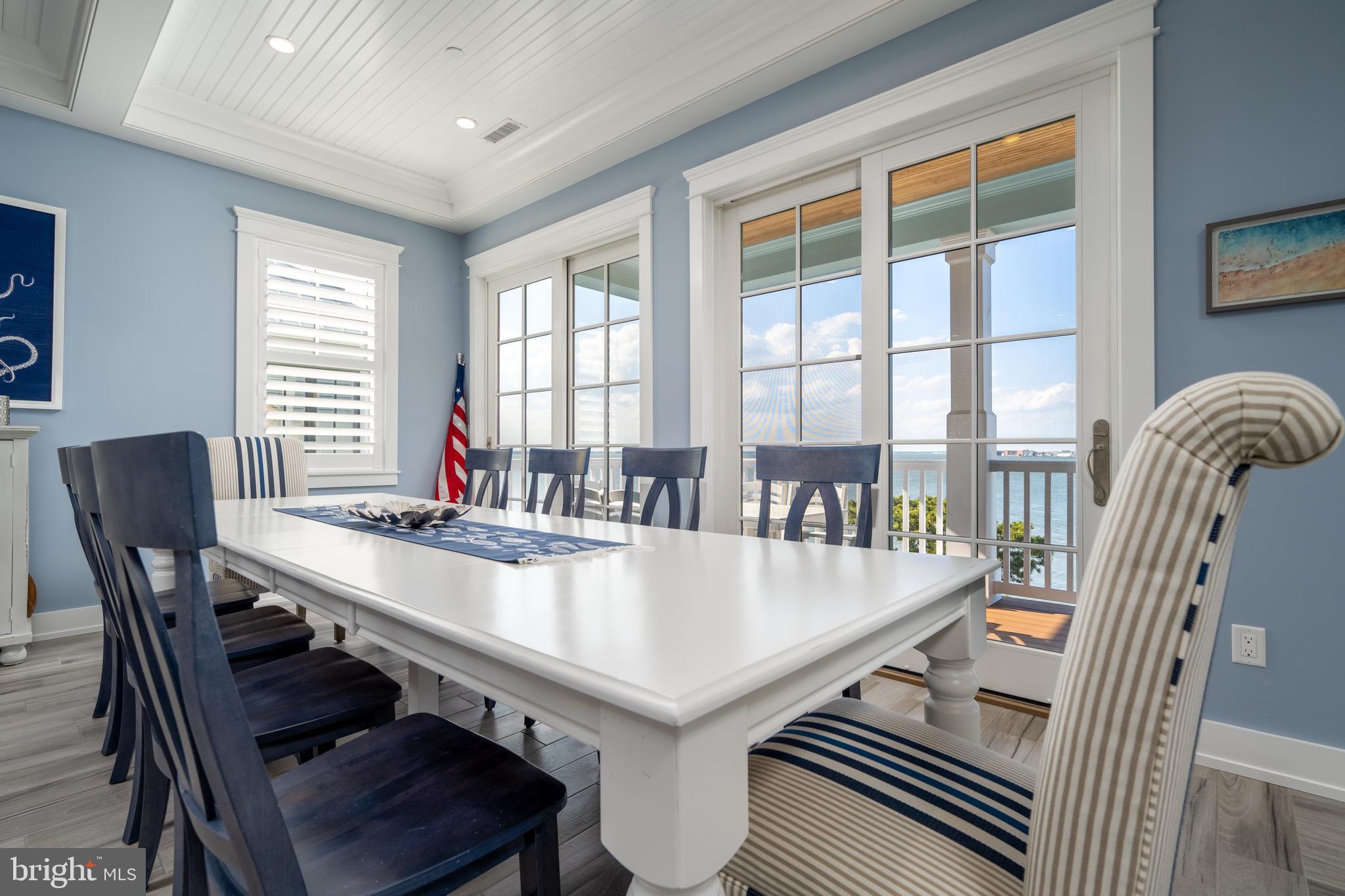 SUNSET ISLAND - Residential