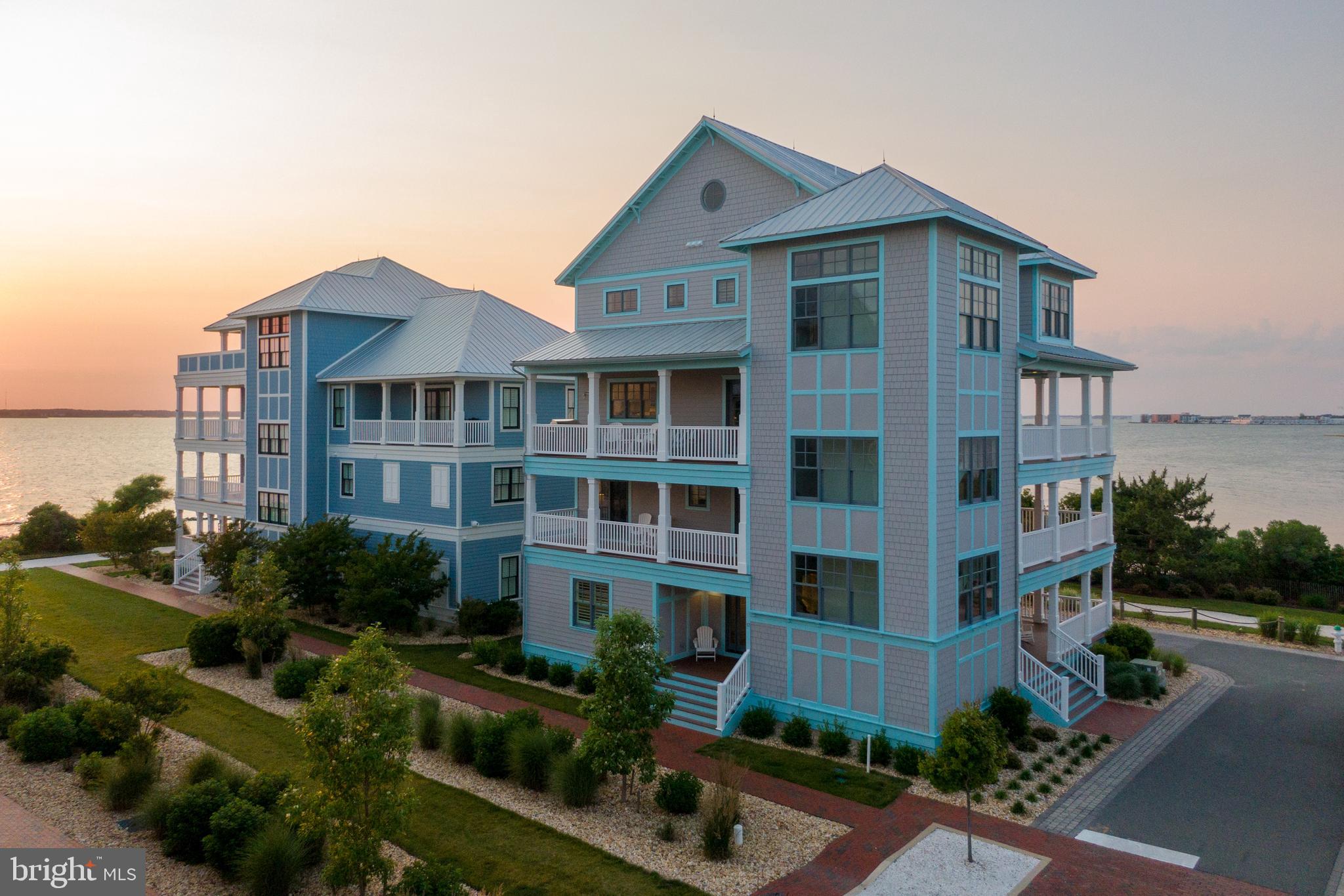 SUNSET ISLAND - Residential