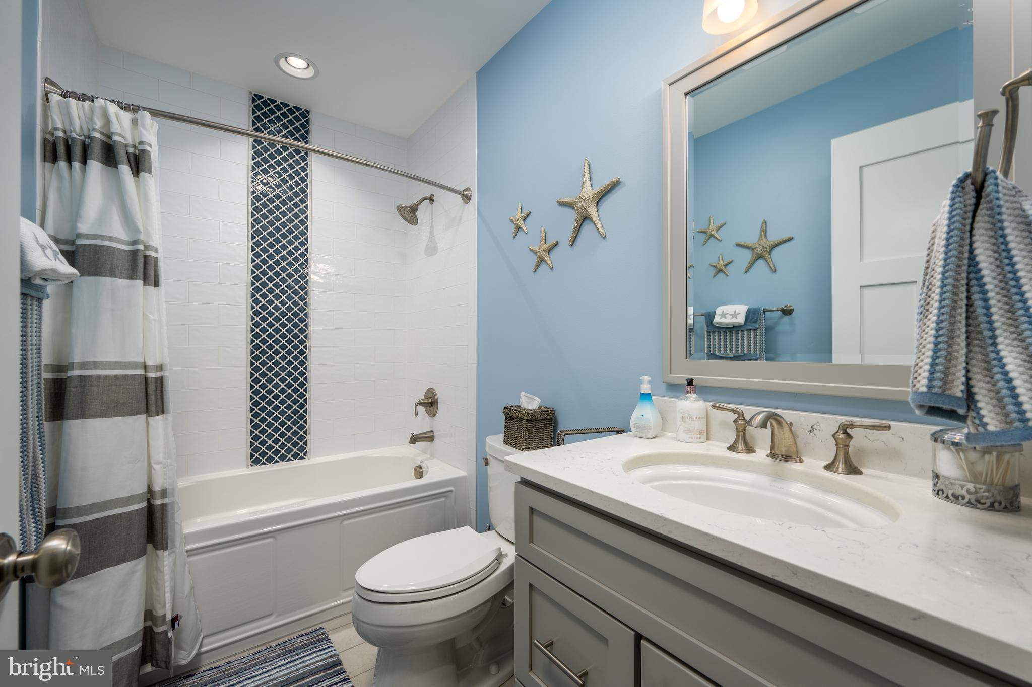 SUNSET ISLAND - Residential