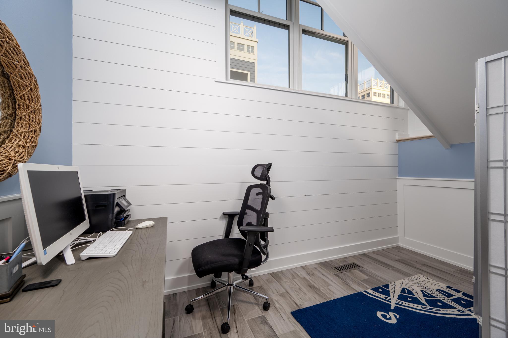 SUNSET ISLAND - Residential