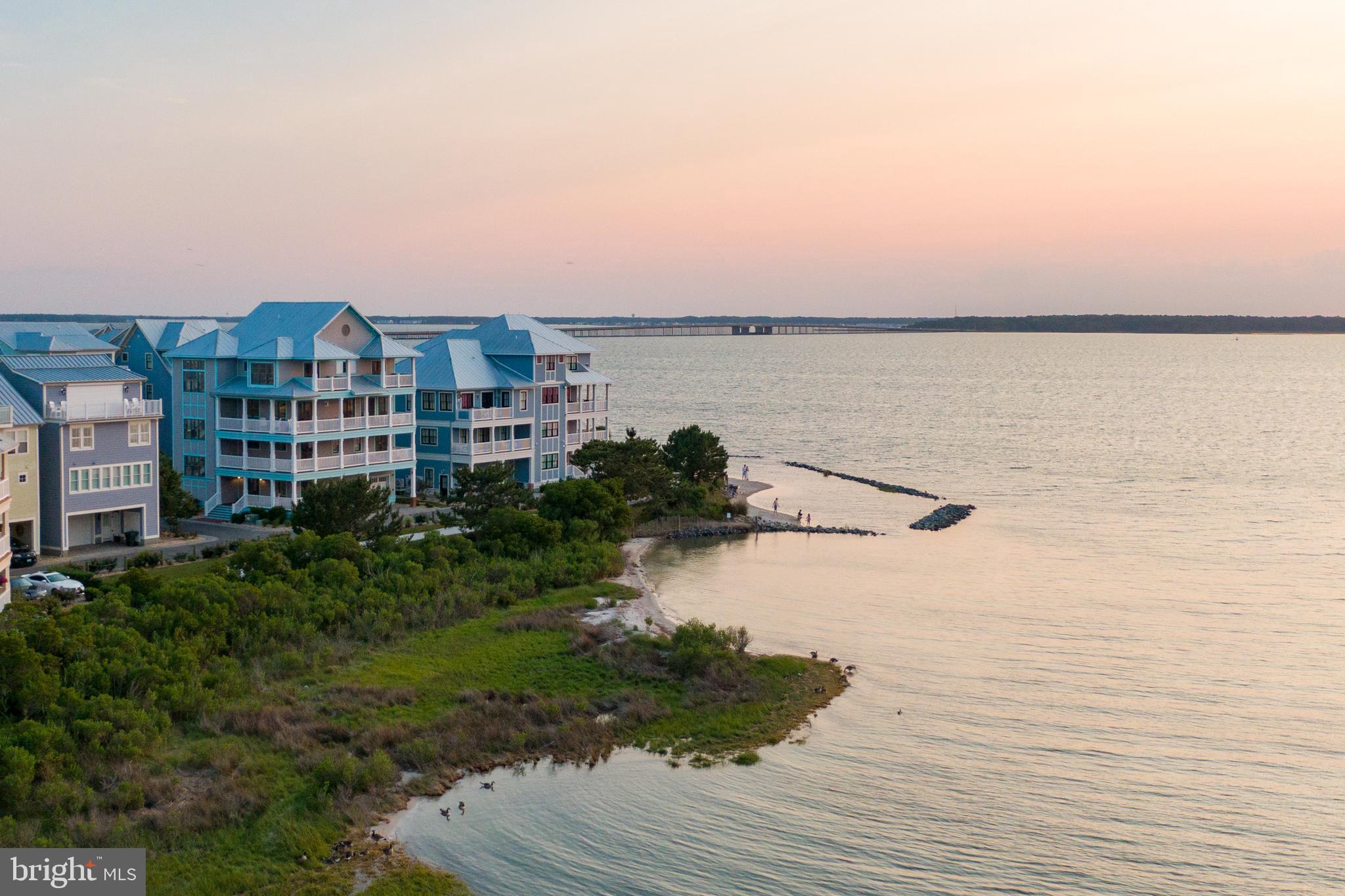 SUNSET ISLAND - Residential