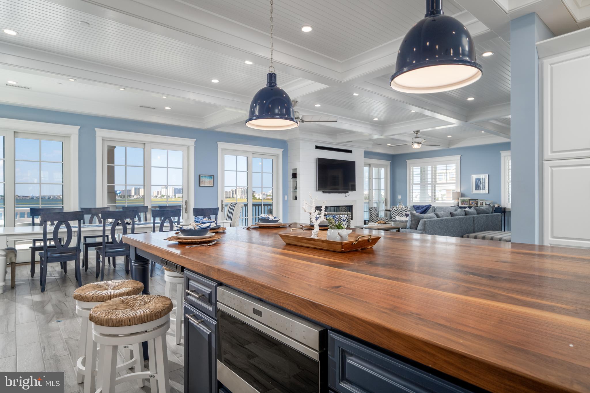 SUNSET ISLAND - Residential