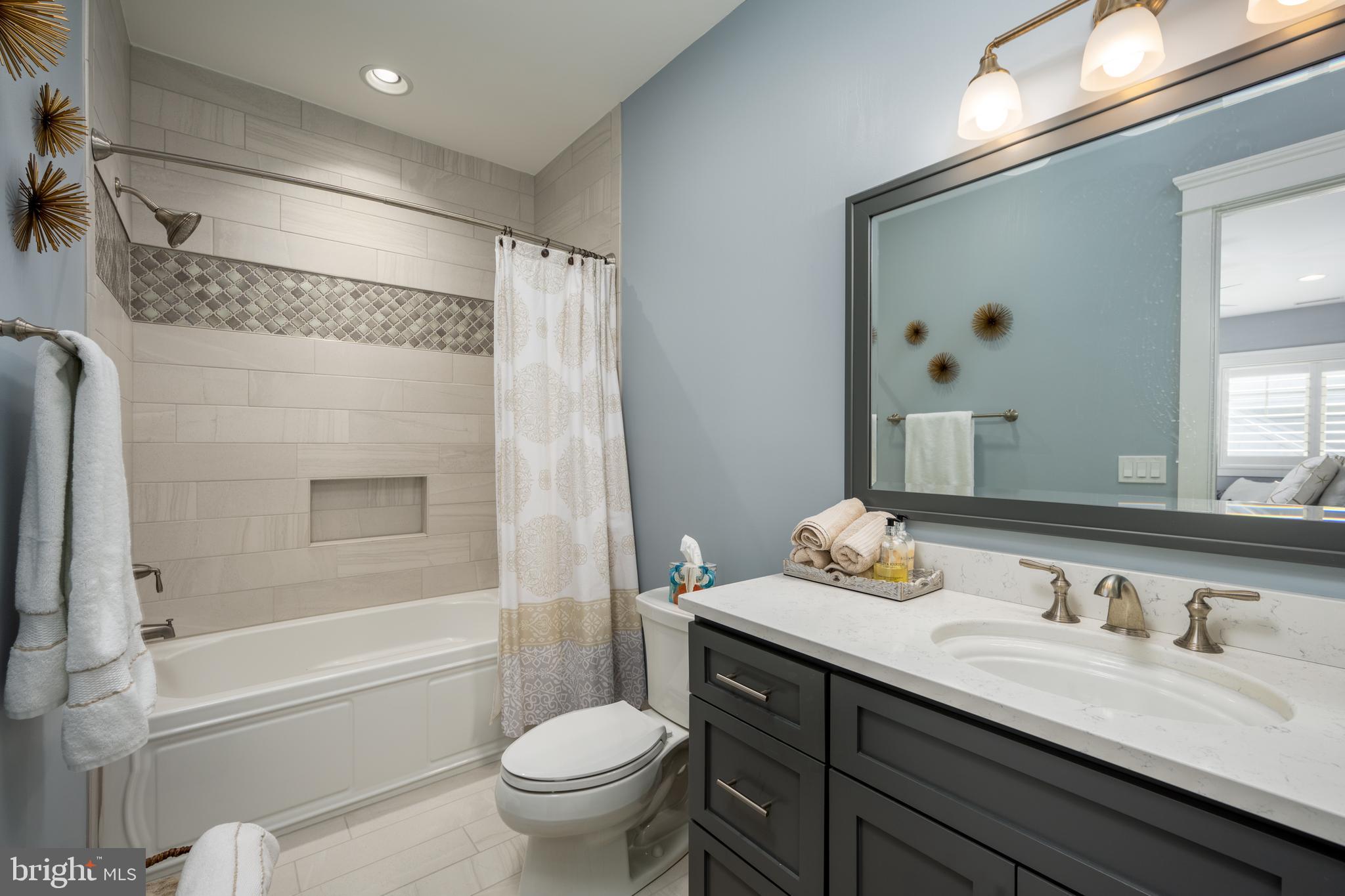 SUNSET ISLAND - Residential