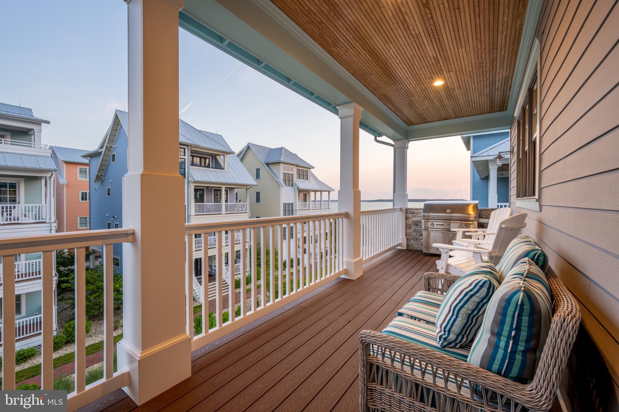 SUNSET ISLAND - Residential