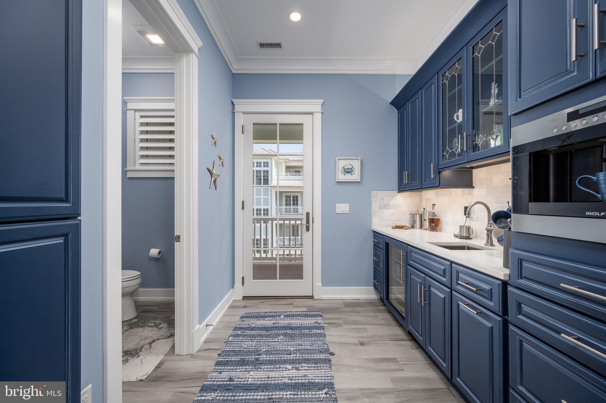 SUNSET ISLAND - Residential