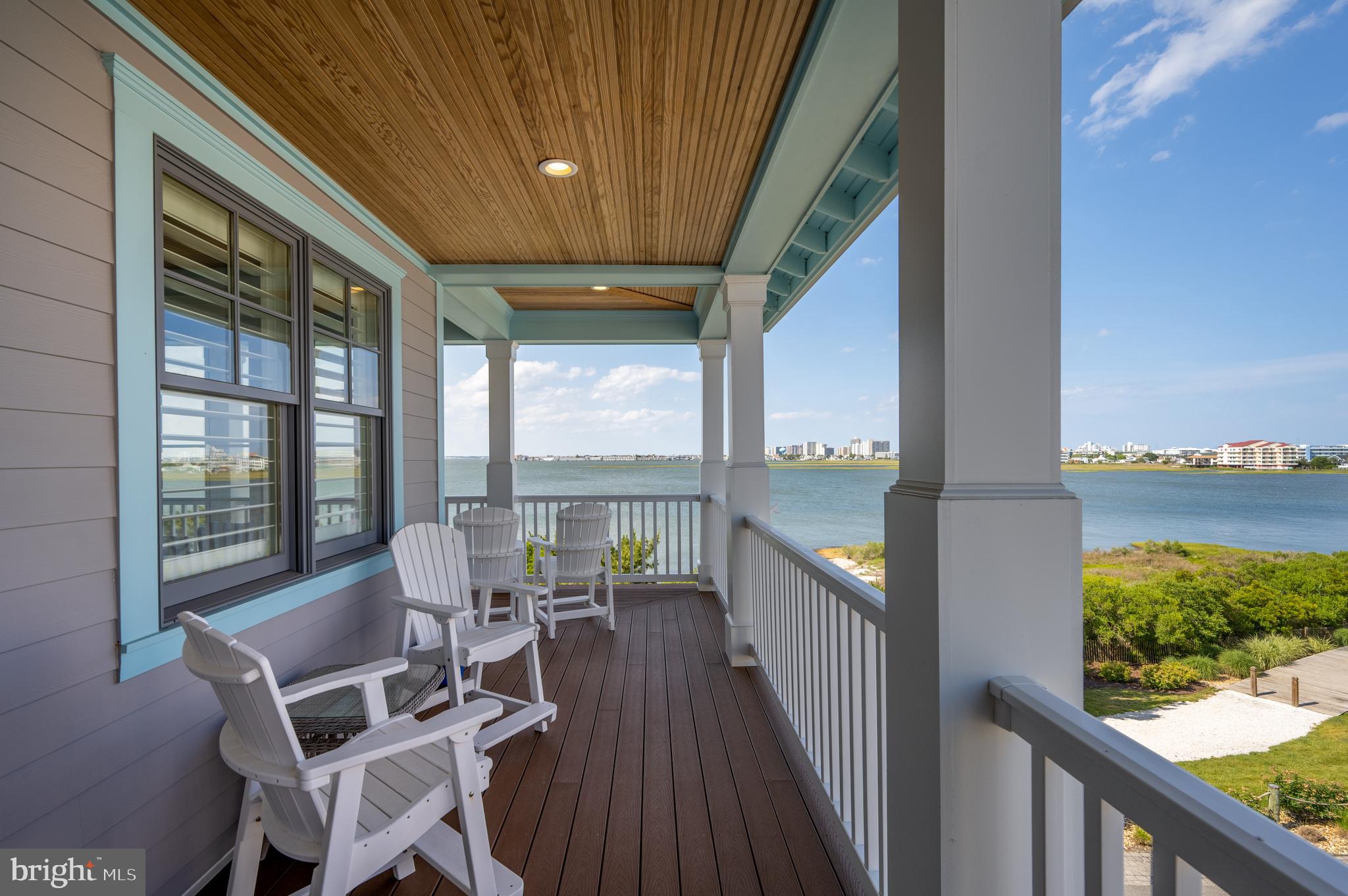 SUNSET ISLAND - Residential