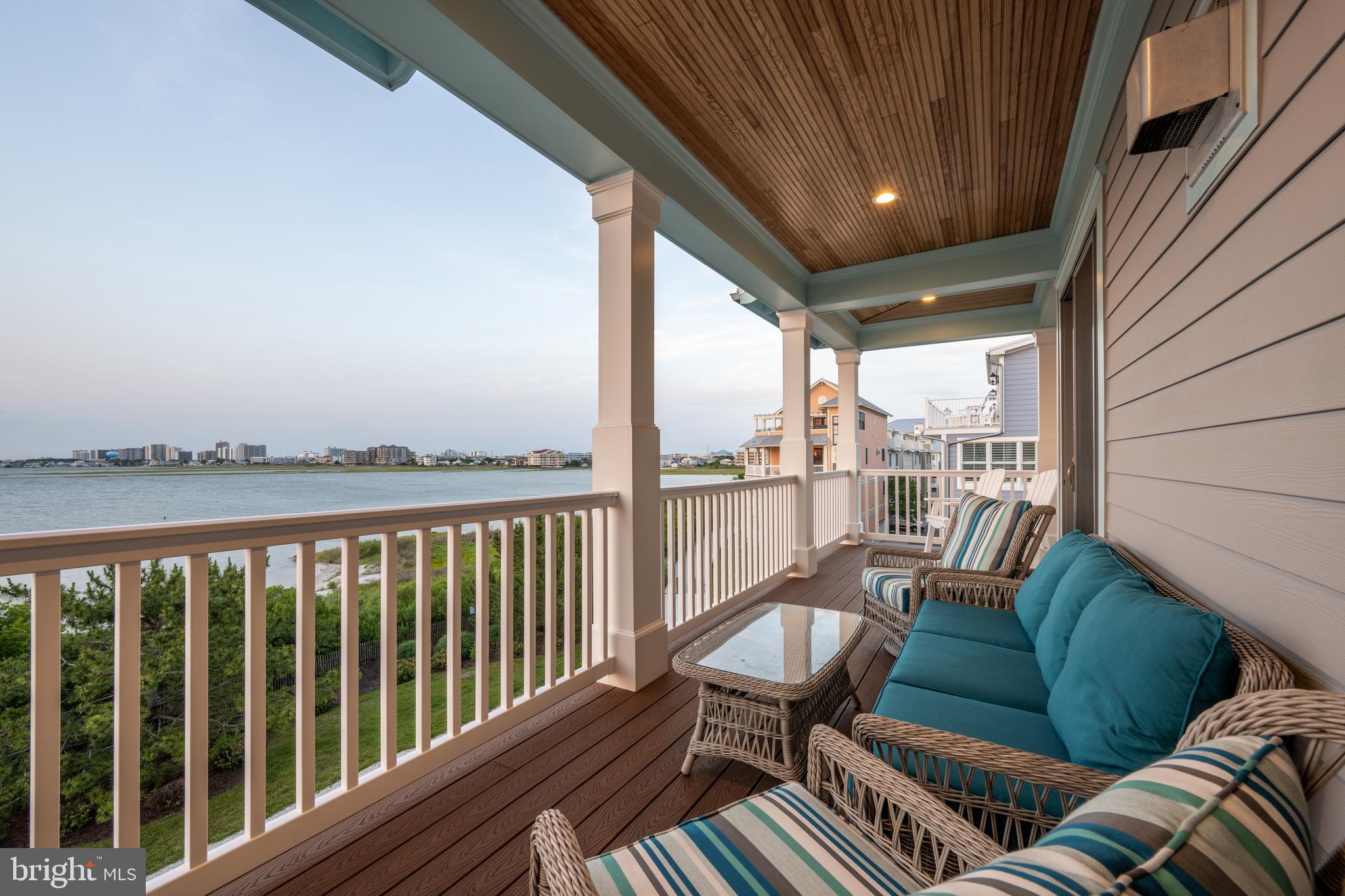 SUNSET ISLAND - Residential