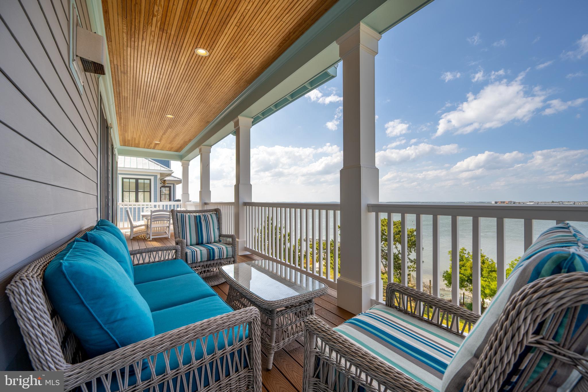 SUNSET ISLAND - Residential