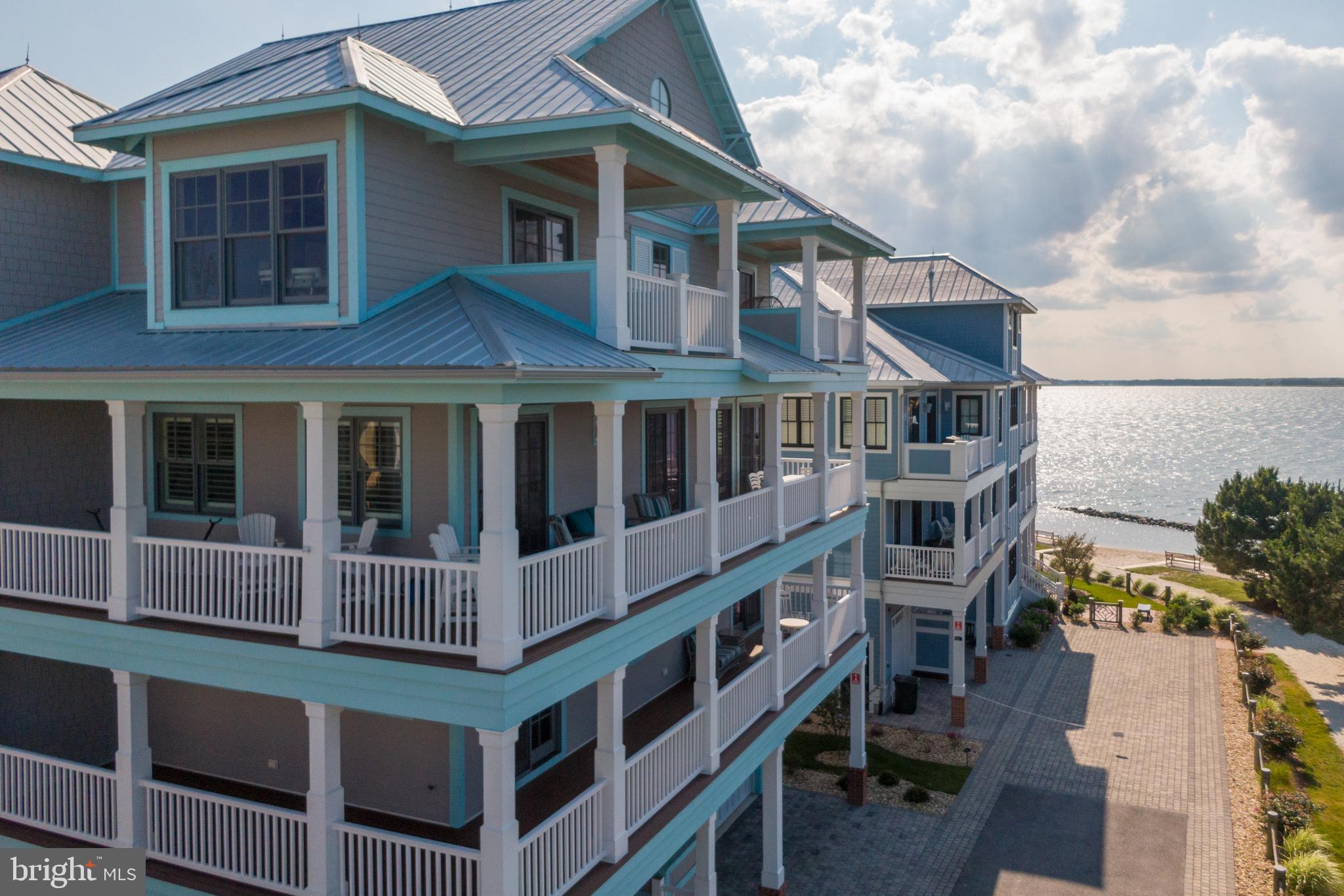 SUNSET ISLAND - Residential