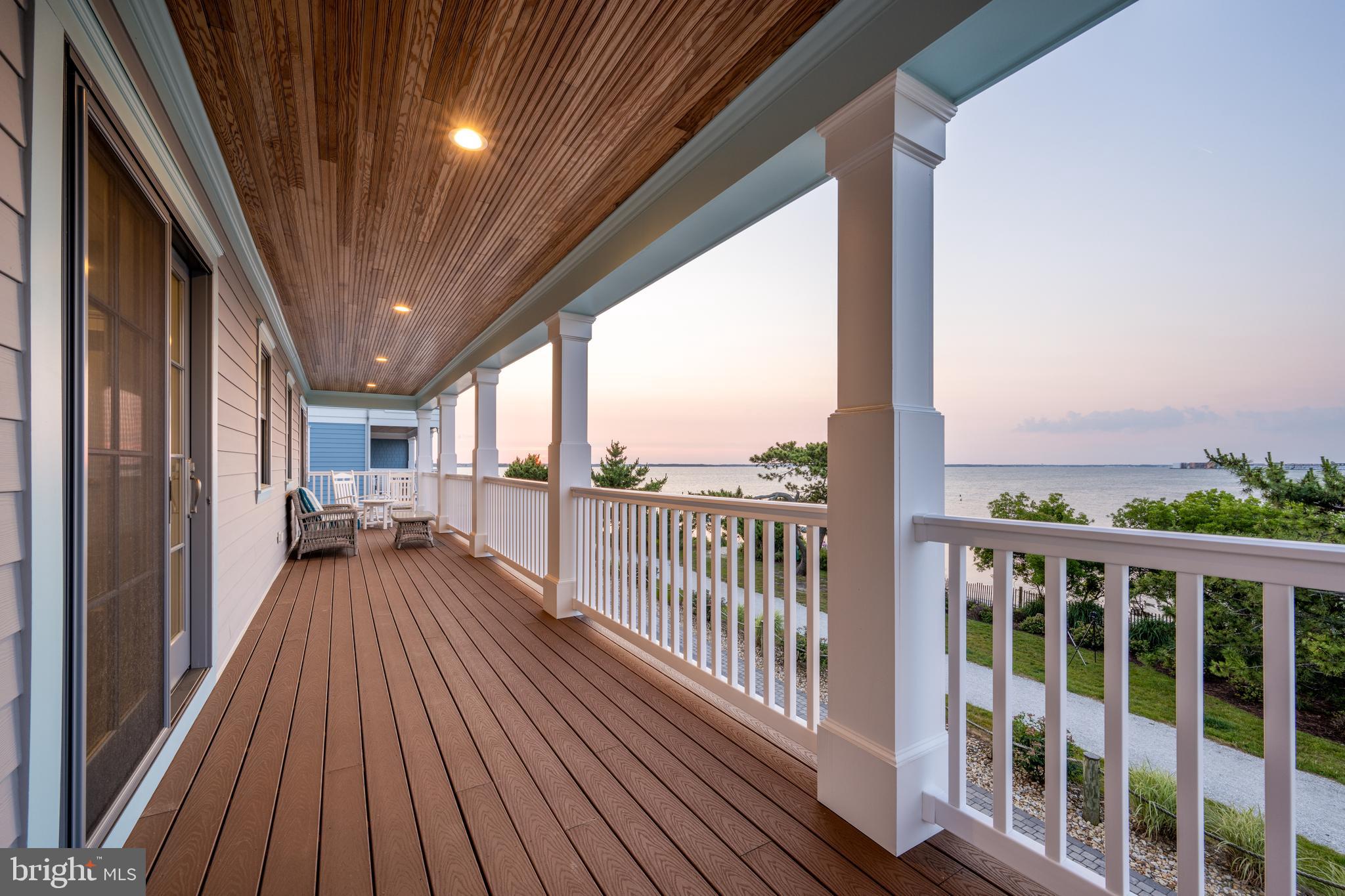 SUNSET ISLAND - Residential