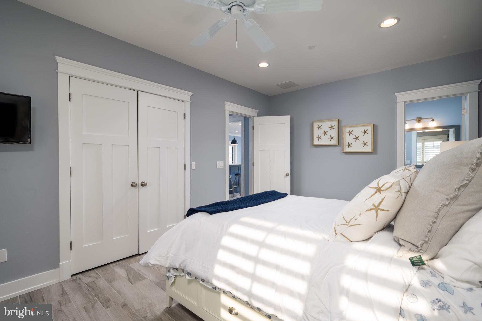 SUNSET ISLAND - Residential