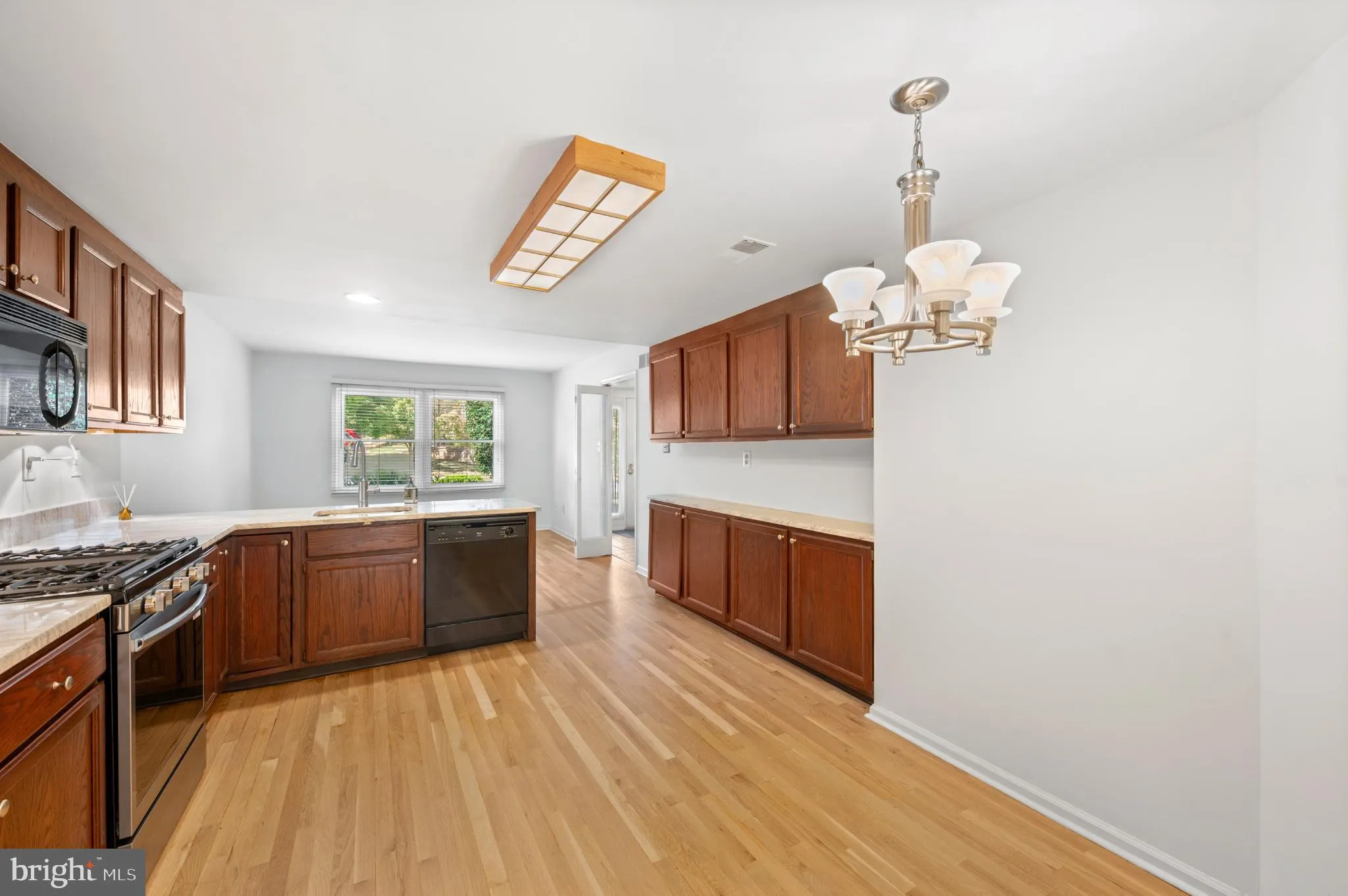 Chesterbrook, Pennsylvania 19087, United States, 3 Bedrooms Bedrooms, ,3 BathroomsBathrooms,Residential,Active,203349